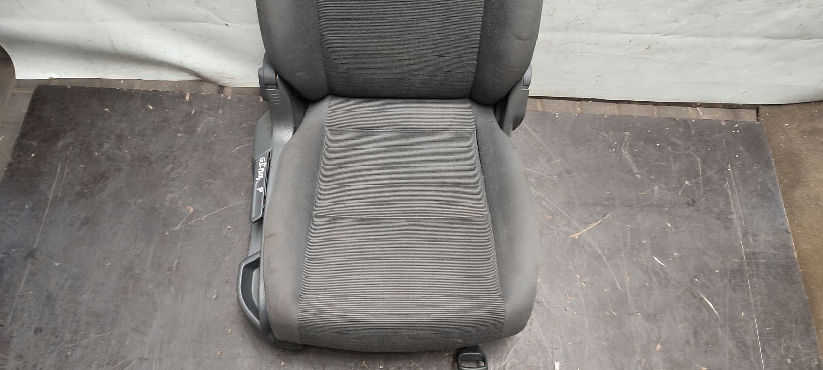 sedačka přední pravý spolujezdce VW Golf V plus 1,9 TDI