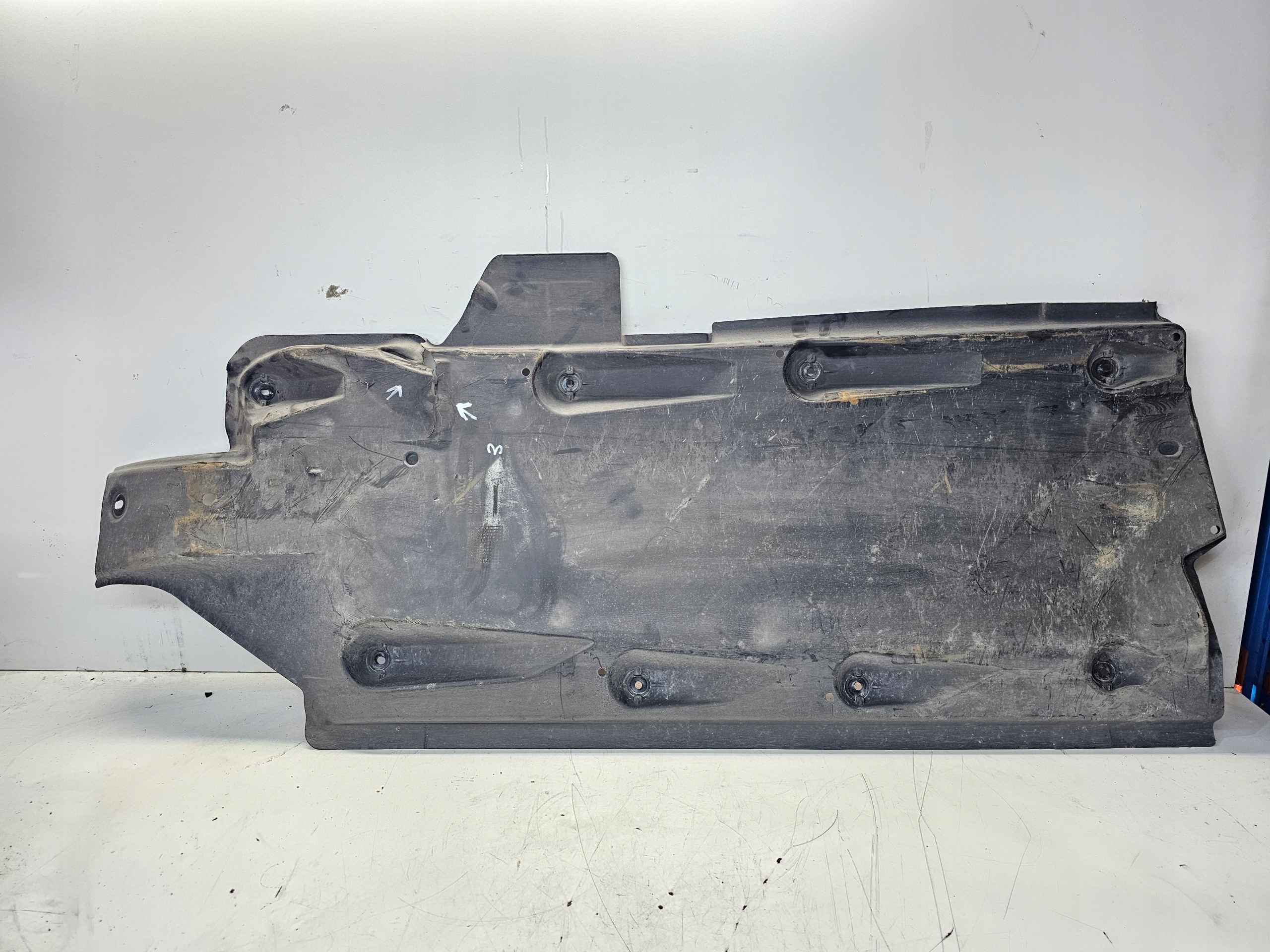 BLENDE ABDECKUNG ABDECKUNG UNTERFAHRSCHUTZ RECHTS AUDI A1 VW 6R0825202