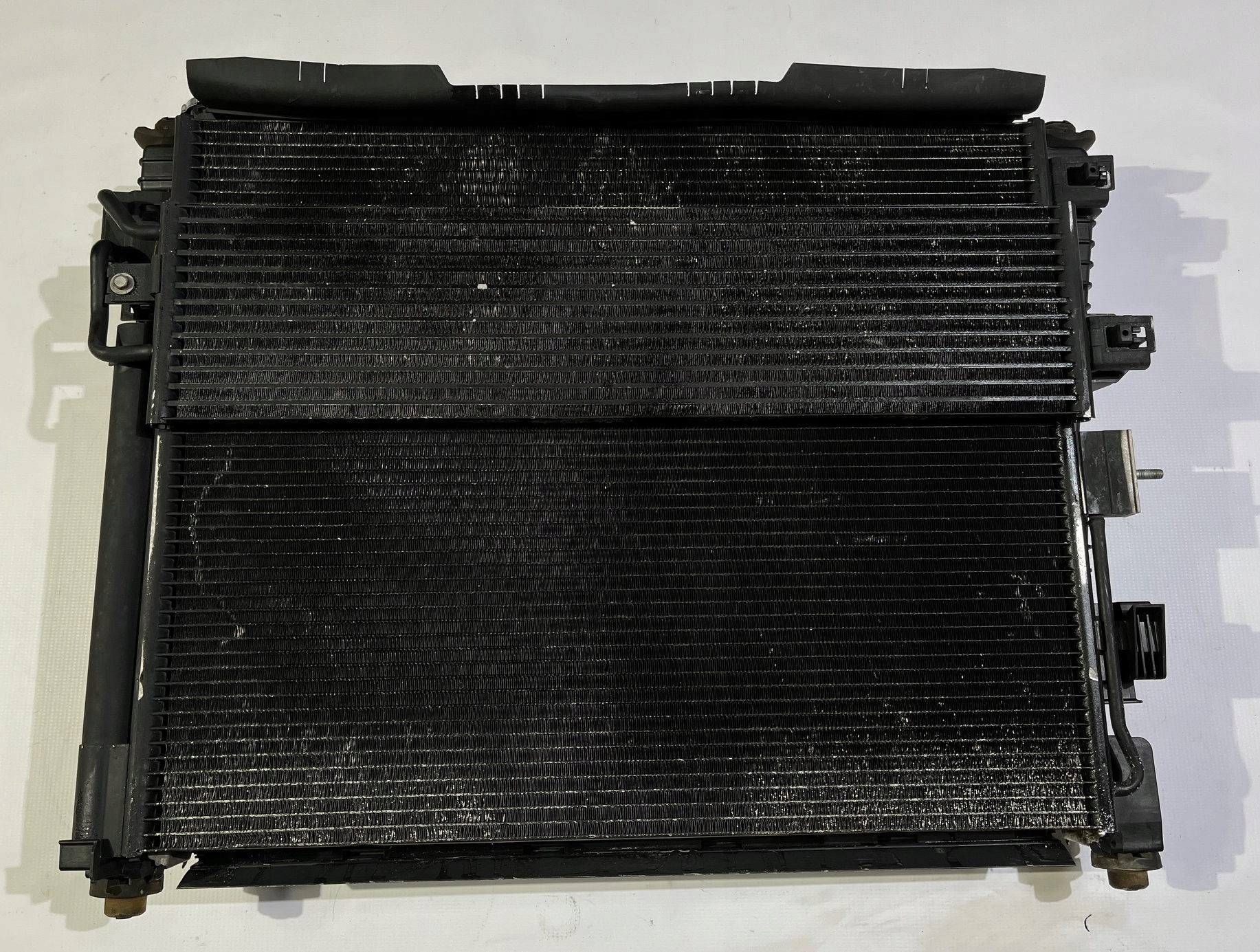 Radiatore / Raffreddatore radiatore VENTOLA komplet Dodge Durango 5.7 Hemi 2016