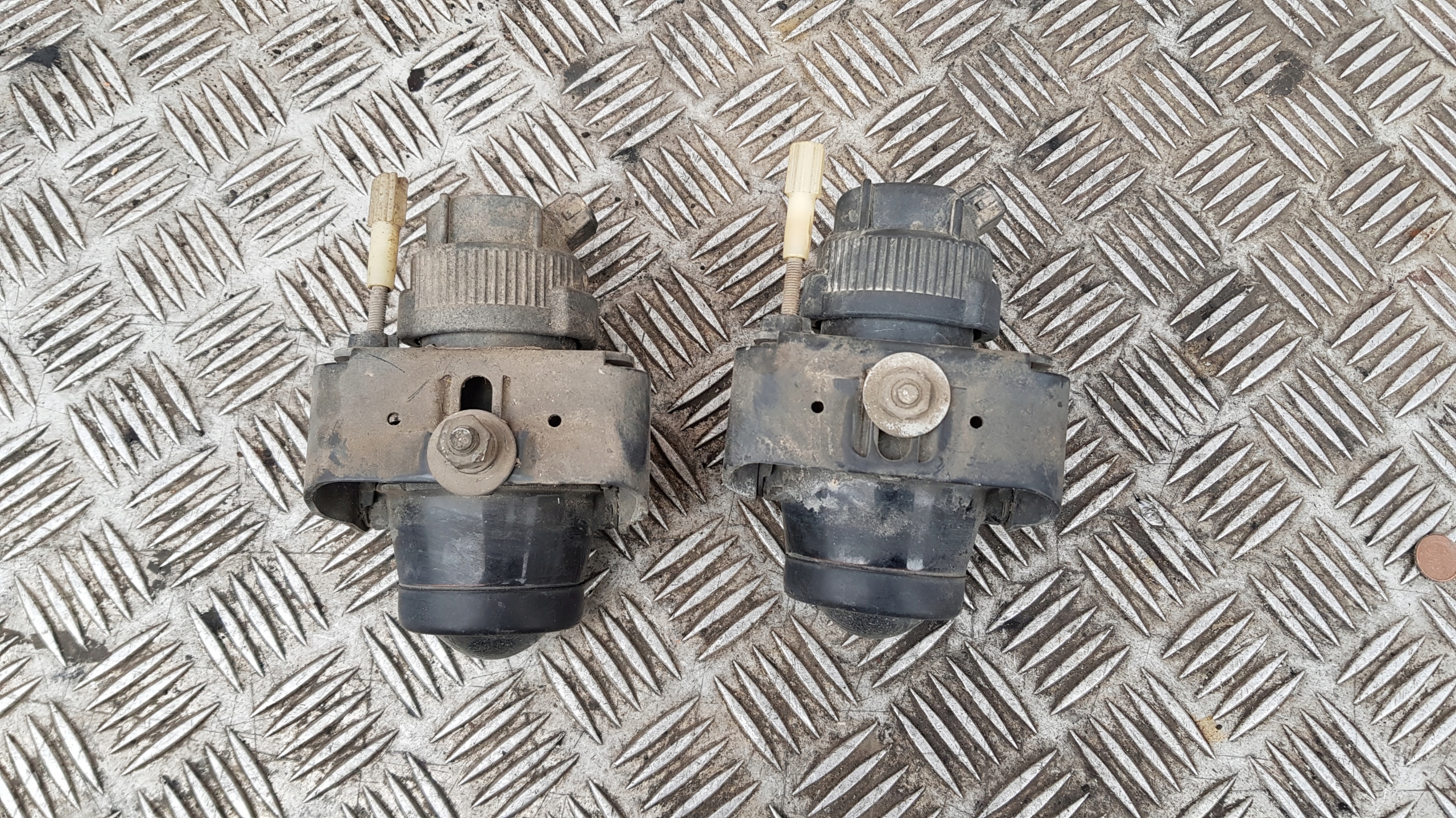 LANCIA THESIS fog light left right holder