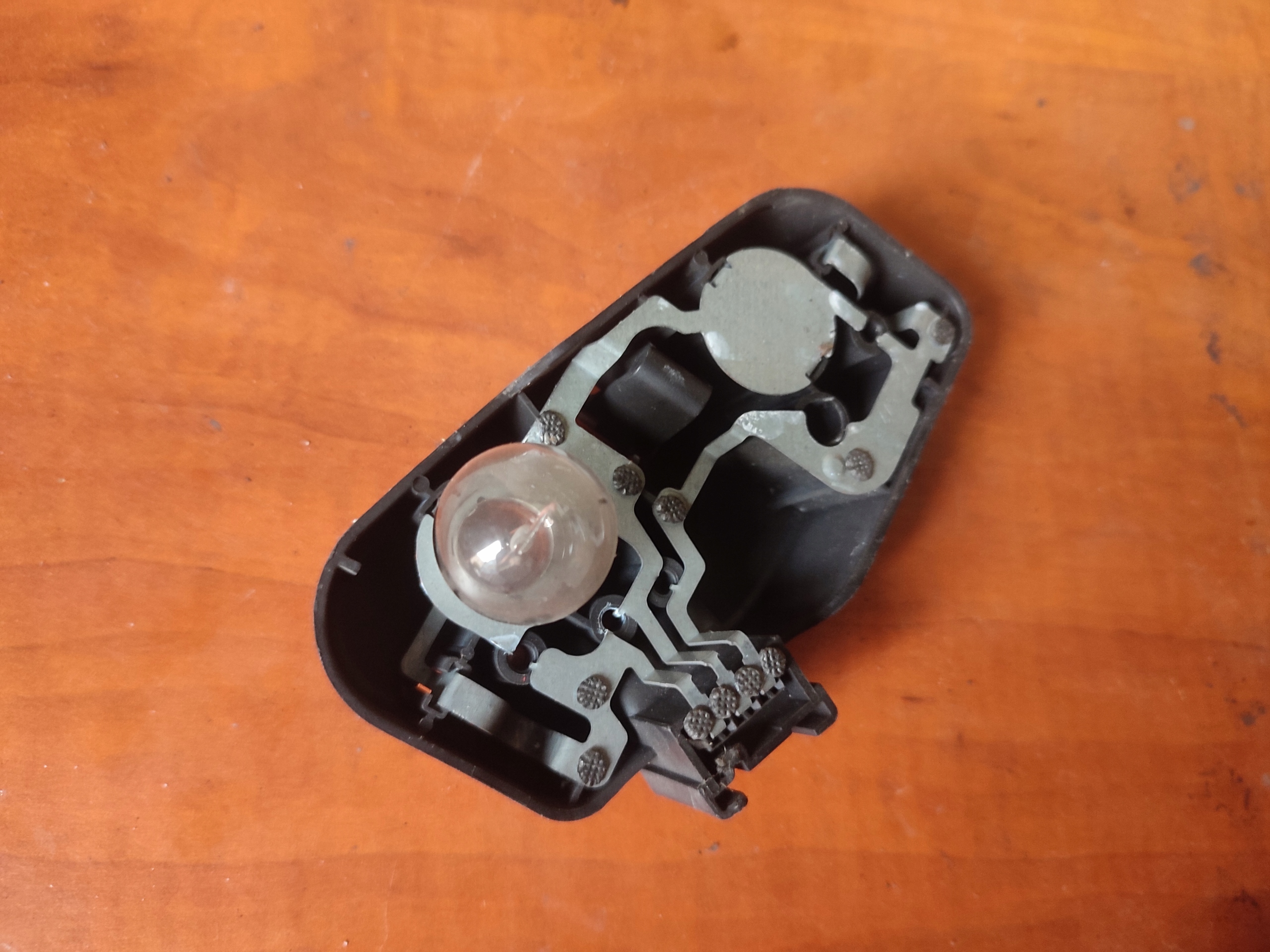 light housing right rear part BMW E46 sedan 230570R