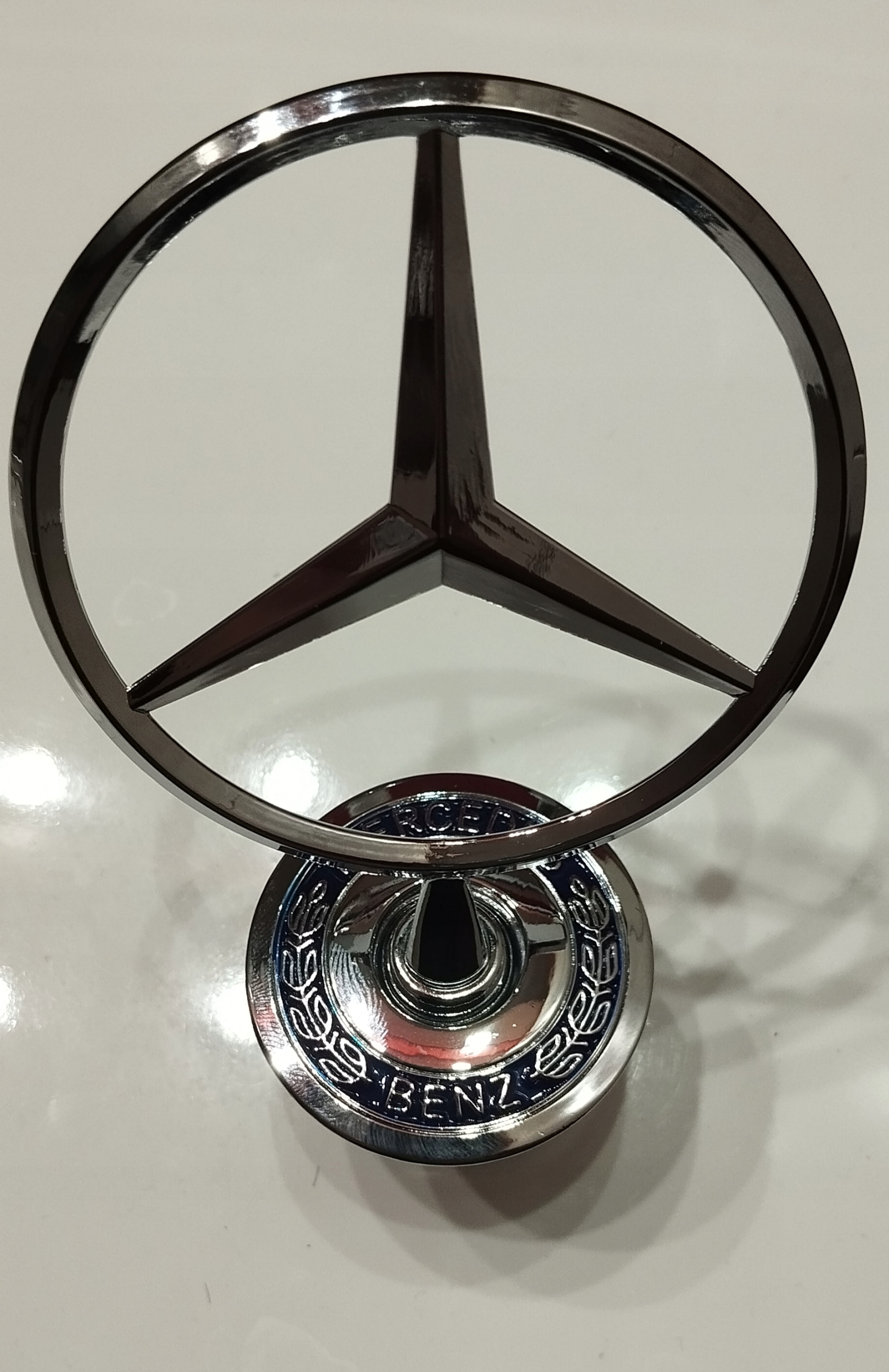 Kovová, chrómovaná, modrá, trojrozmerná znak/emblém Mercedes