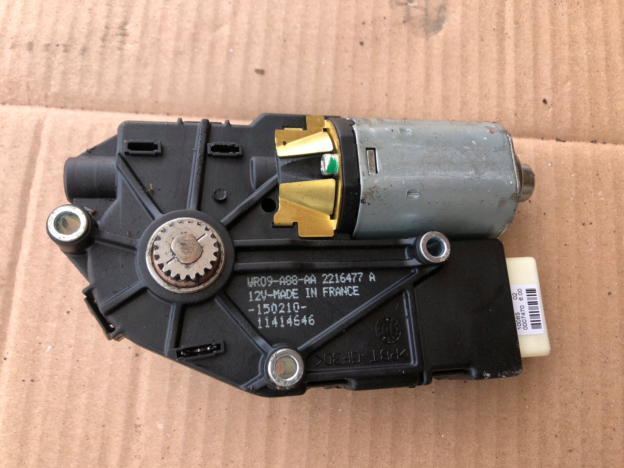 SILNICZEK SZYBERDACHU JAGUAR XJ X351