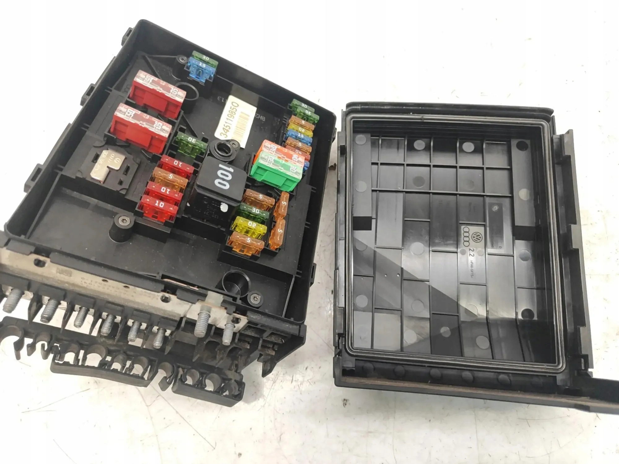 блок предохранителей vw GOLF VI кабриолет (517) 1K0937629A 1.6л Дизель 77kW