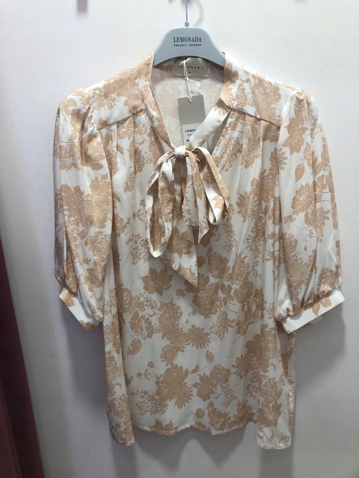 BLUZKA LEMONADA KWIATY ! NOWOŚĆ ! HIT ! Wzór dominujący kwiaty