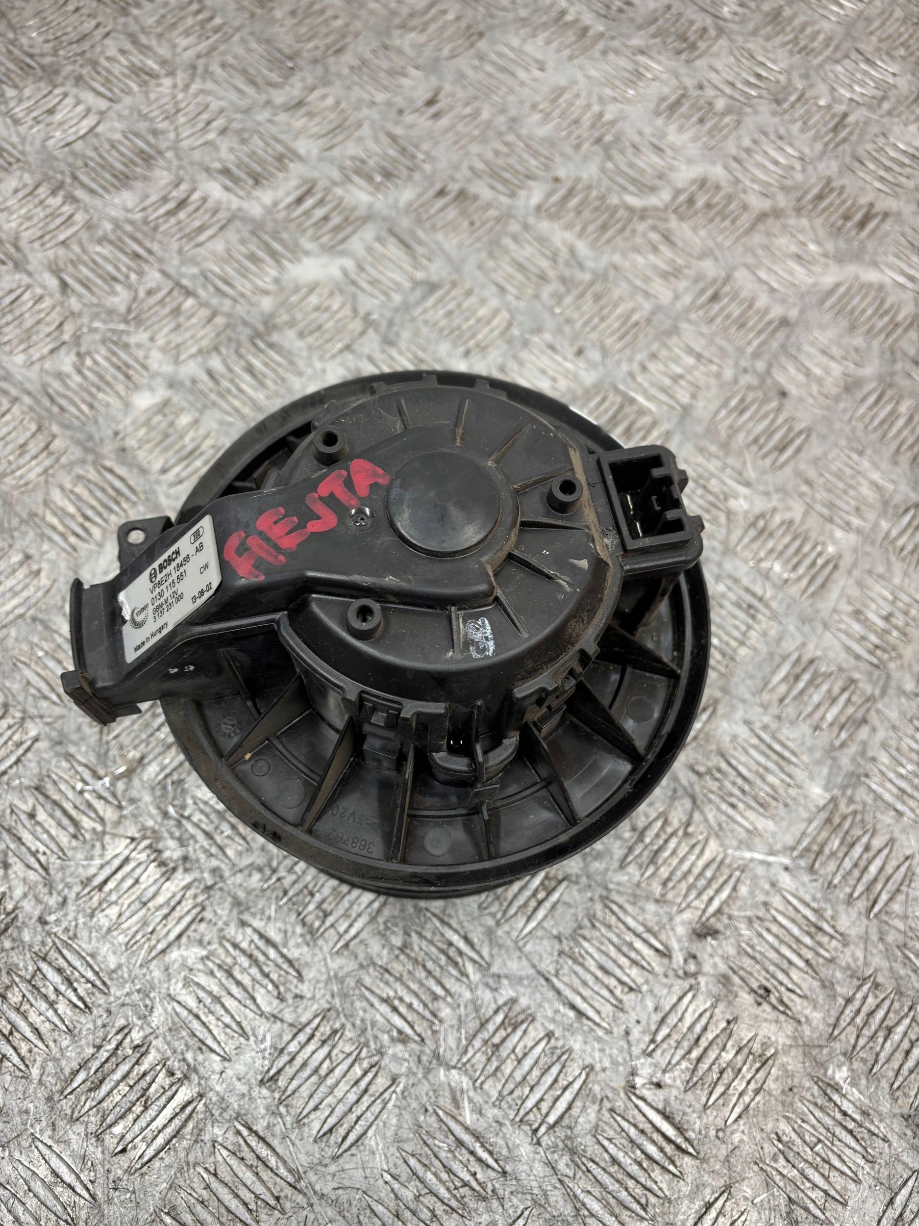 heating air conditioning devices FORD FIESTA MK7 VP8E2H18456-AB