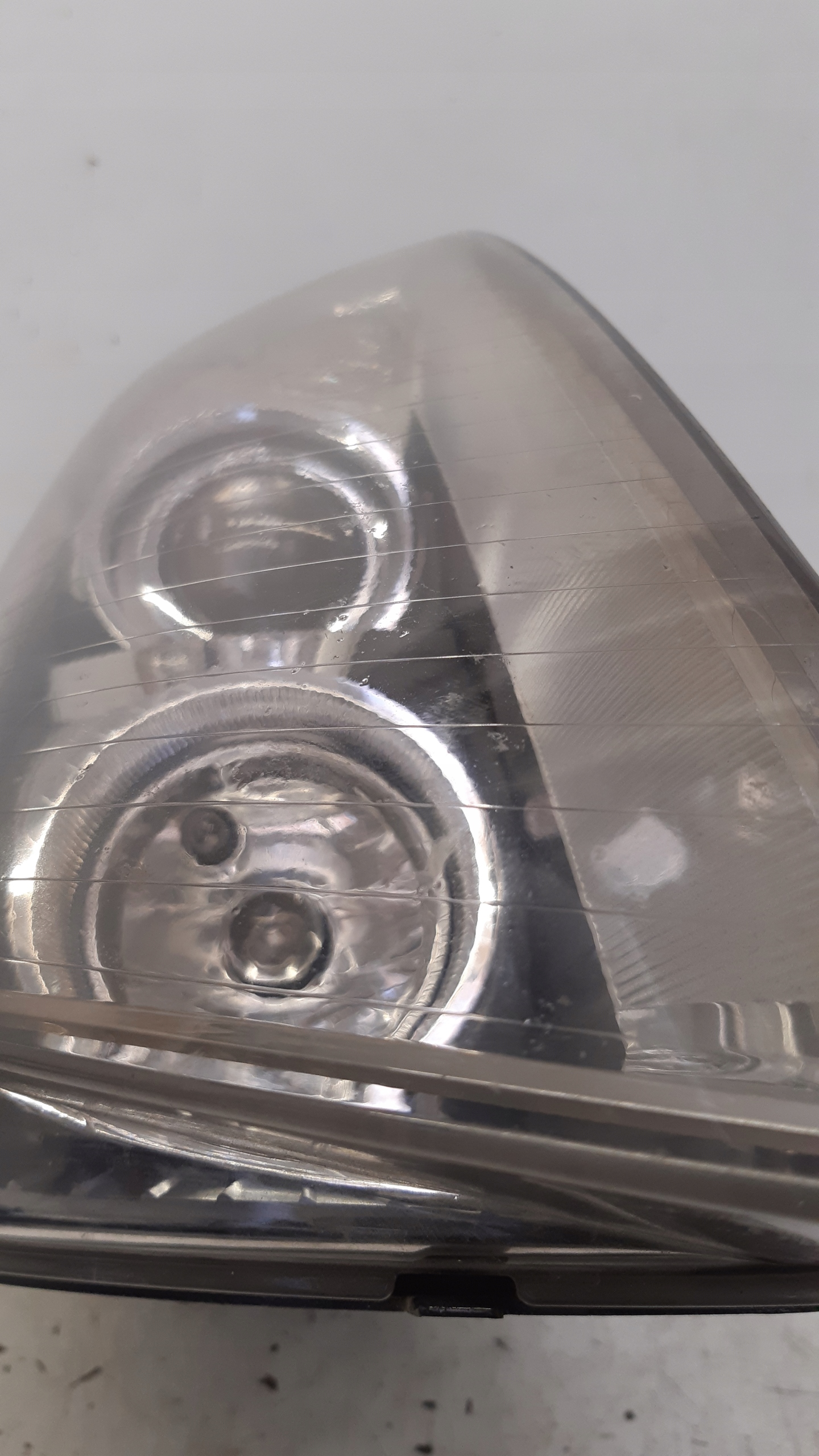 light xenon skretna left front Hella europa Audi A8 D3