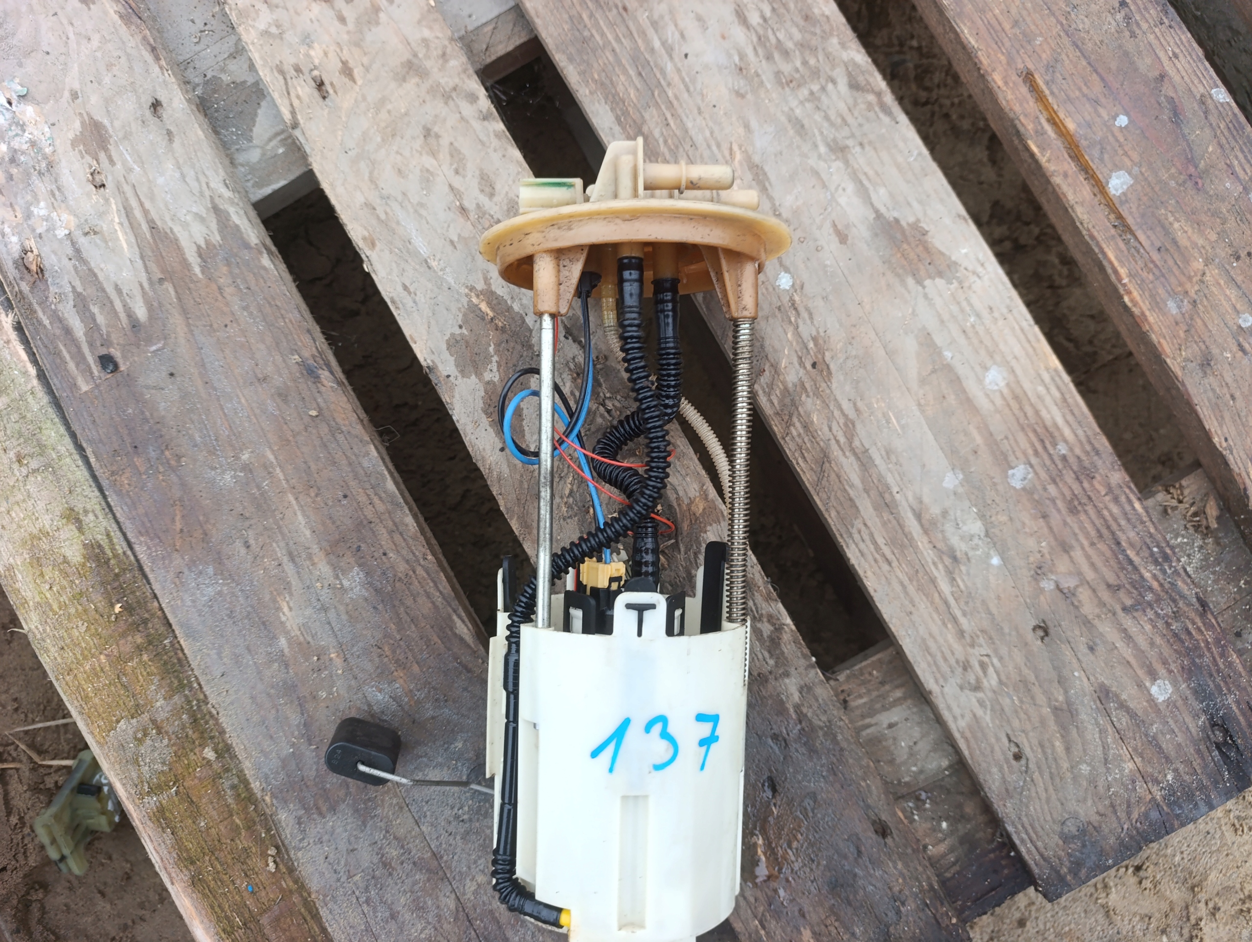 feed pump MERCEDES 0580203137 A9064705094