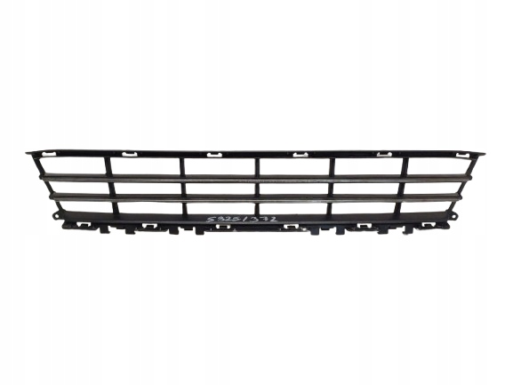 VOLVO V70 3 III LIFT - KRATKA ZDERZAKA PRZÓD CHROM