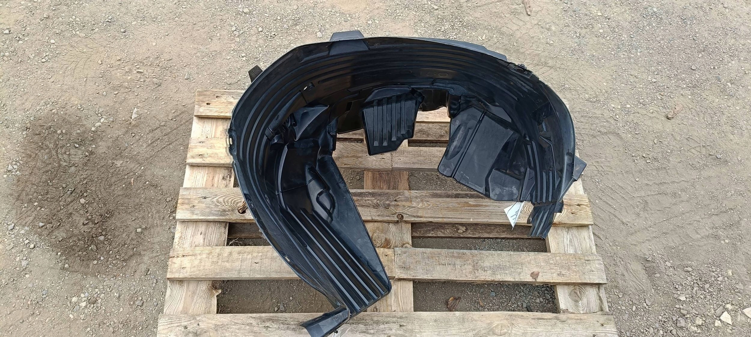 mudguard front front right Nissan Titan 2016-2022