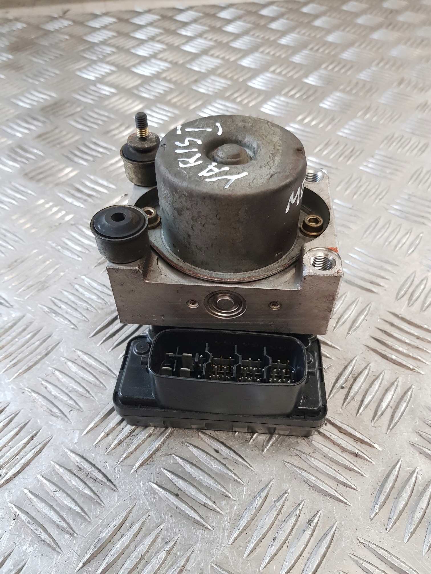 Pompa ABS 4451052300 8954152230 TOYOTA YARIS e 03R