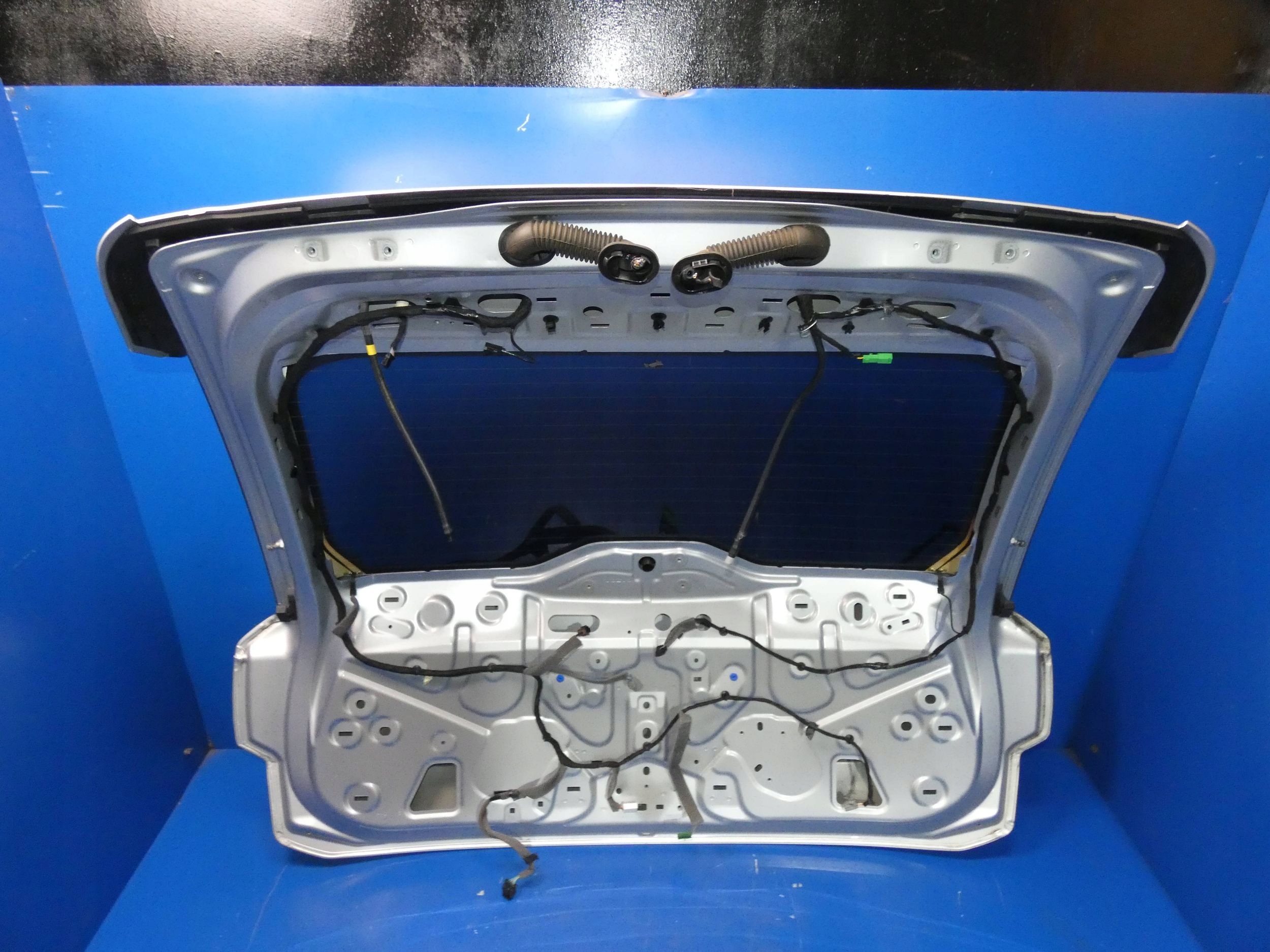 VOLVO XC90 II KLAPA BAGAŻNIKA SZYBA 711 Producent części Volvo OE