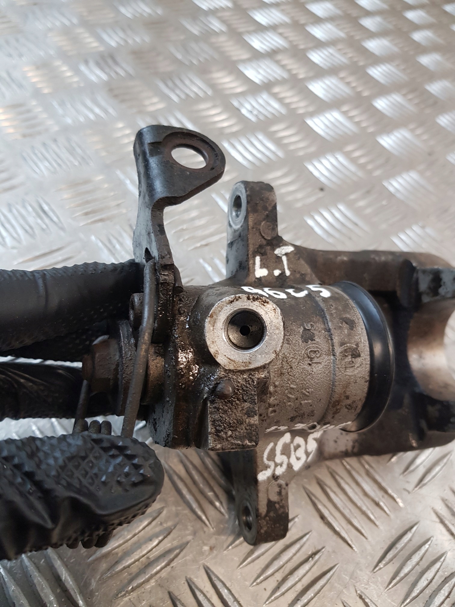 caliper brake left rear part AUDI A6 C5 2.5TDI 02R