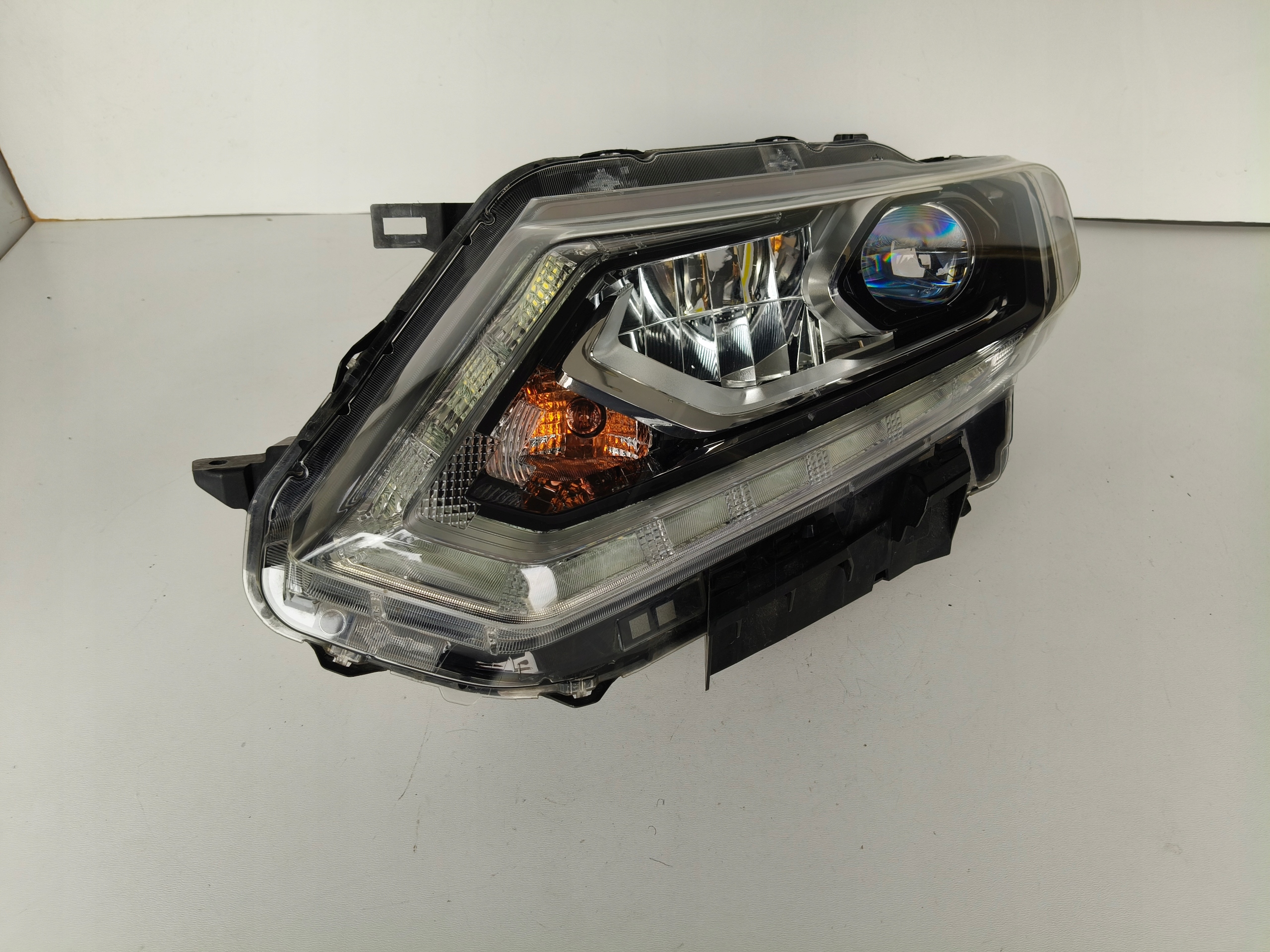 light left REFLEKTOR NISSAN X-TRAIL T32 14- FULL LED