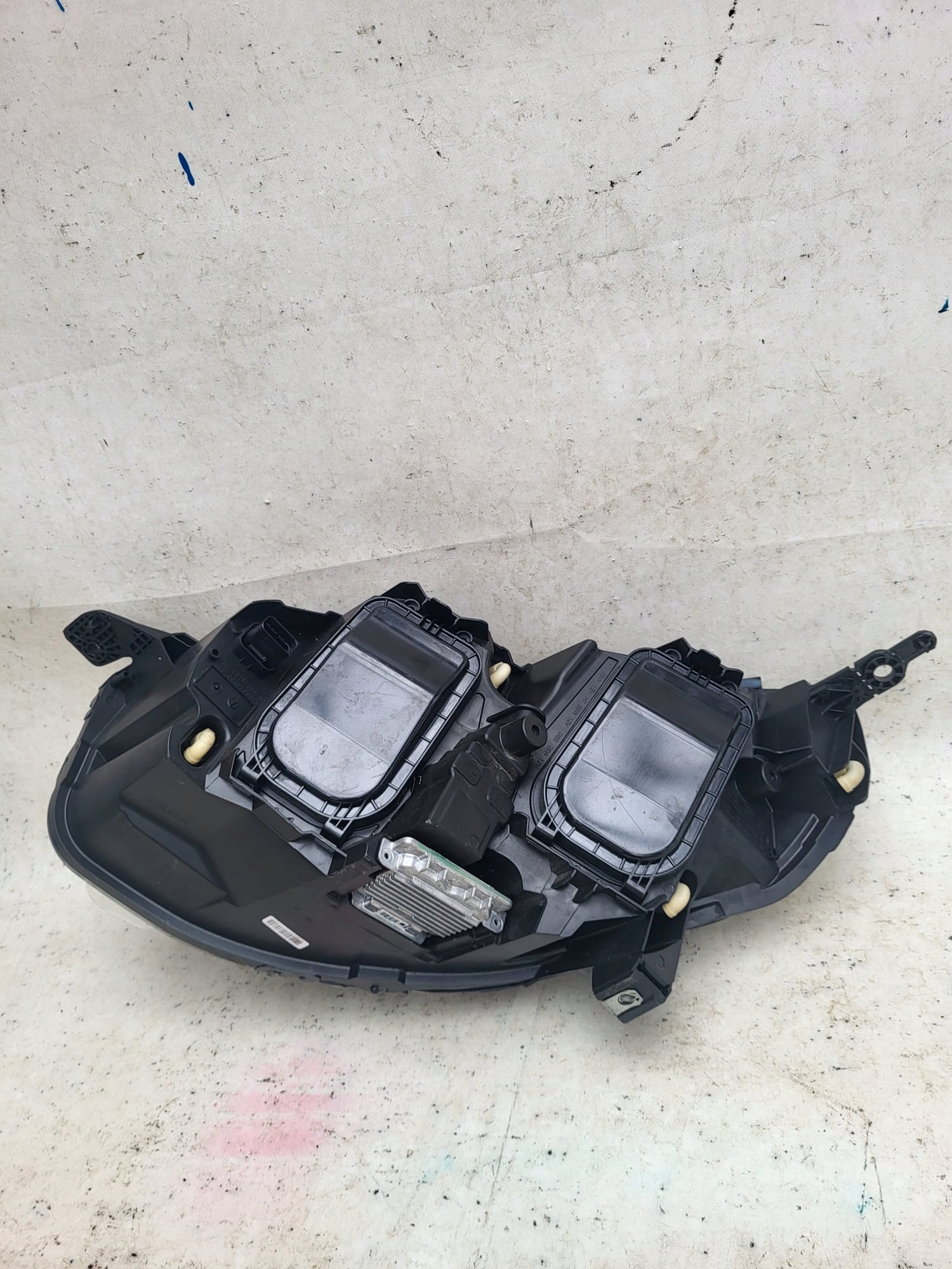 PEUGEOT EXPERT III TRAVELLER 16- light right front front XENON