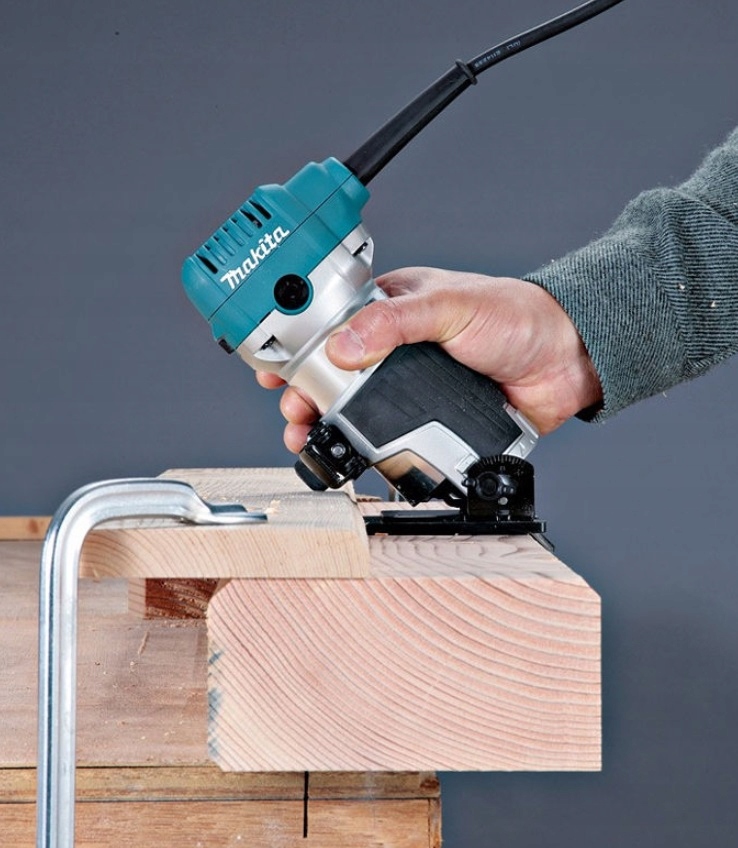 FREZARKO-WYCINARKA 710W MAKITA Seria M RT0702CX2J