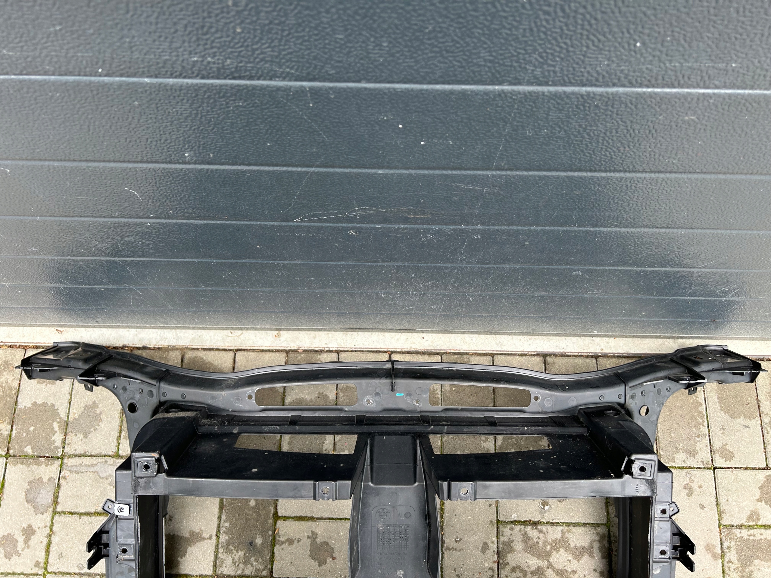 Bmw X1 E84 support panel for radiators pillar iron