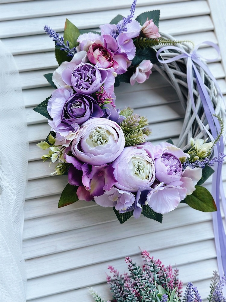 WIANEK KWIATOWY WIOSENNY NA DRZWI WIKLINOWY STROIK WIENIEC LILIOWY Marka inna