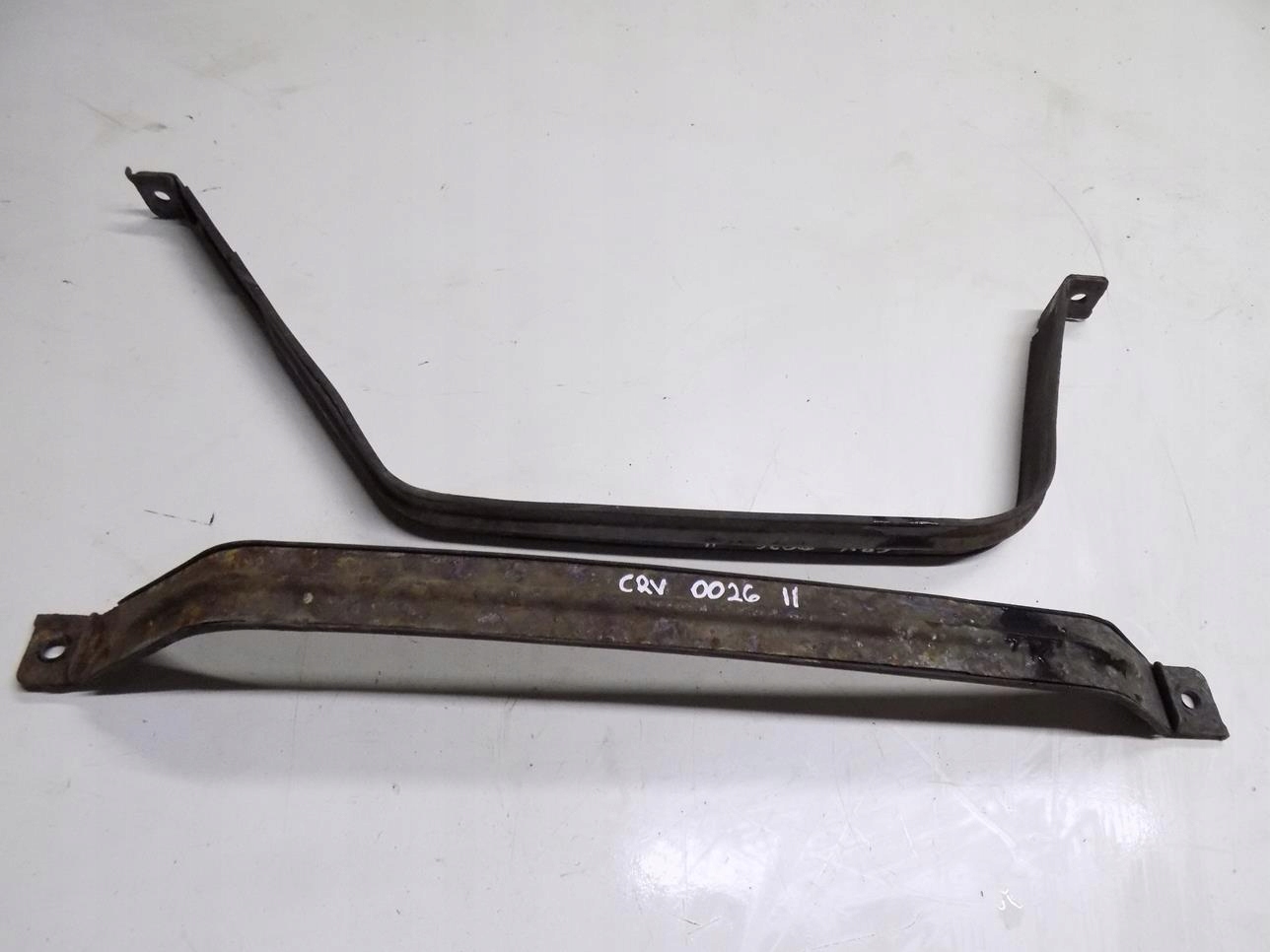 01-06 - HONDA CR-V II бак крепление комплект 2 шт.