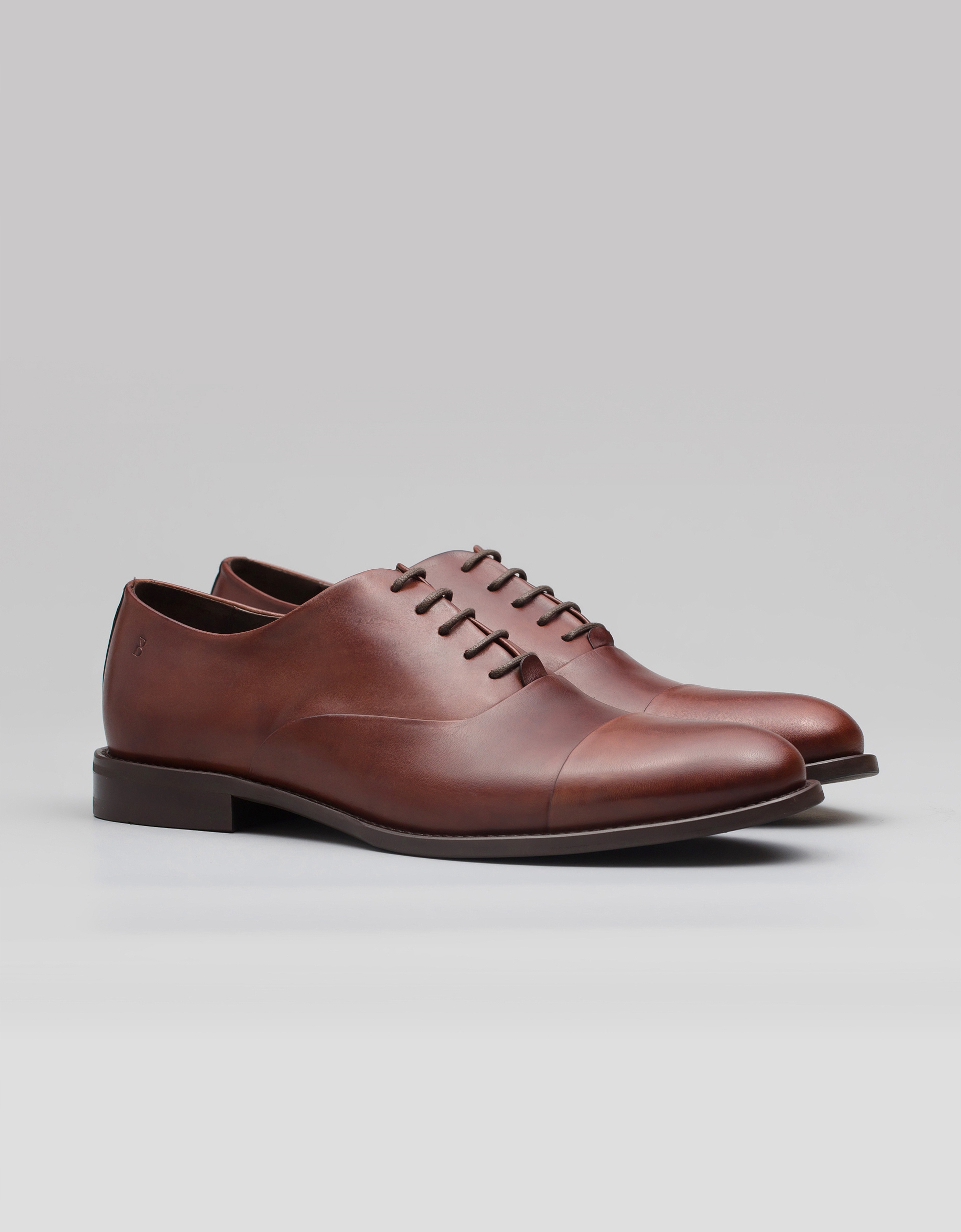 

Jasnobrązowe buty, obuwie oxfordy b002 42