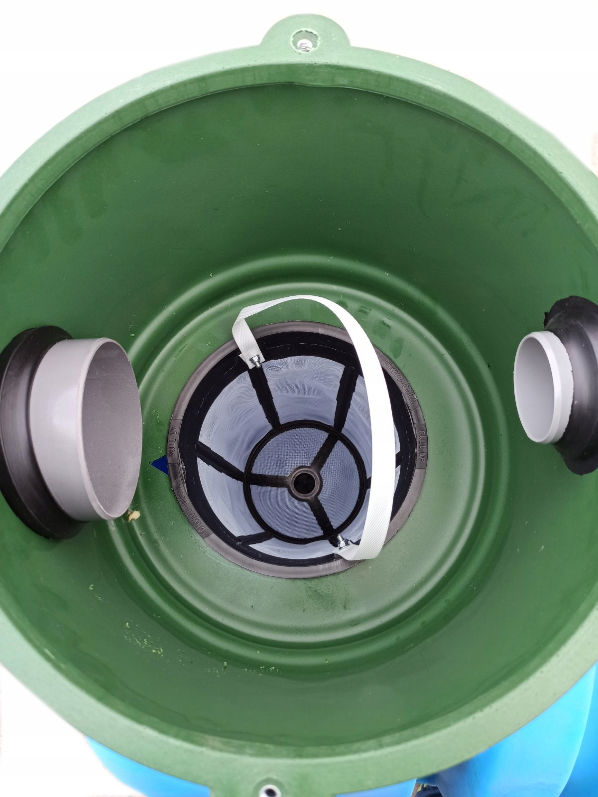 Zbiornik na deszczówkę 1000 l BOLT 1.0 Z FILTREM - Marseplast Kolor niebieski