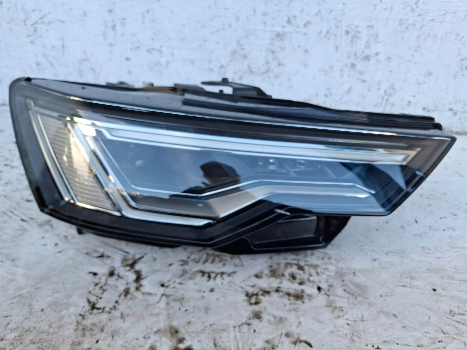 Audi A6 S6 C8 2019-25 год 4K0941040 фара правая full led