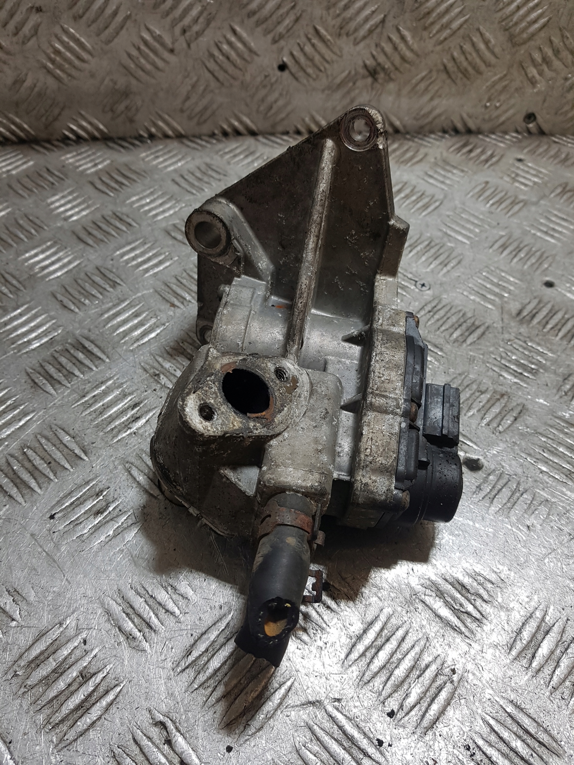 EGR valve VOLKSWAGEN GOLF 5 06F131503B A2C53082890