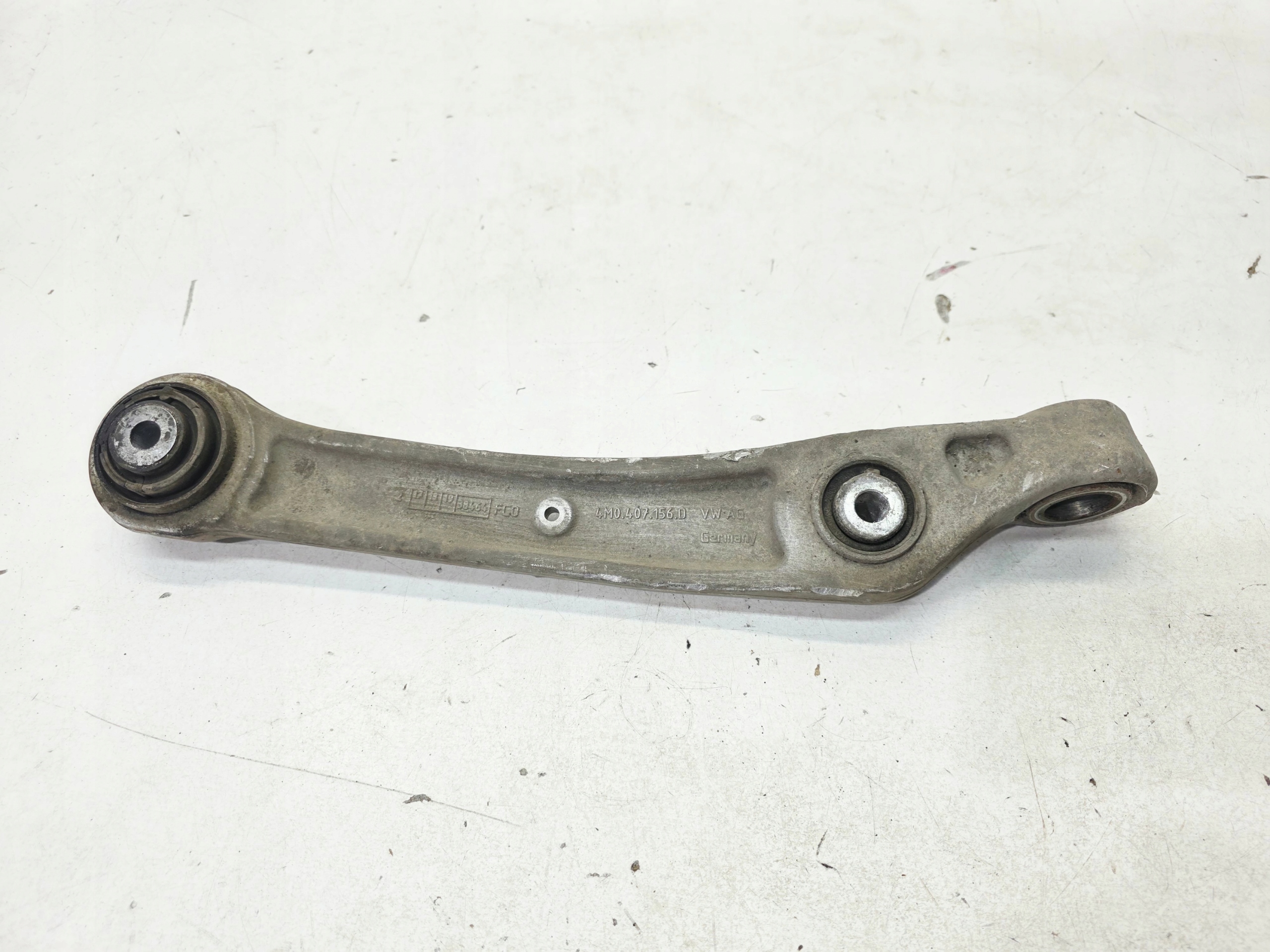 arm NOSNY PROSTY right front AUDI A6 C8 A7 Q7 4M0407156D