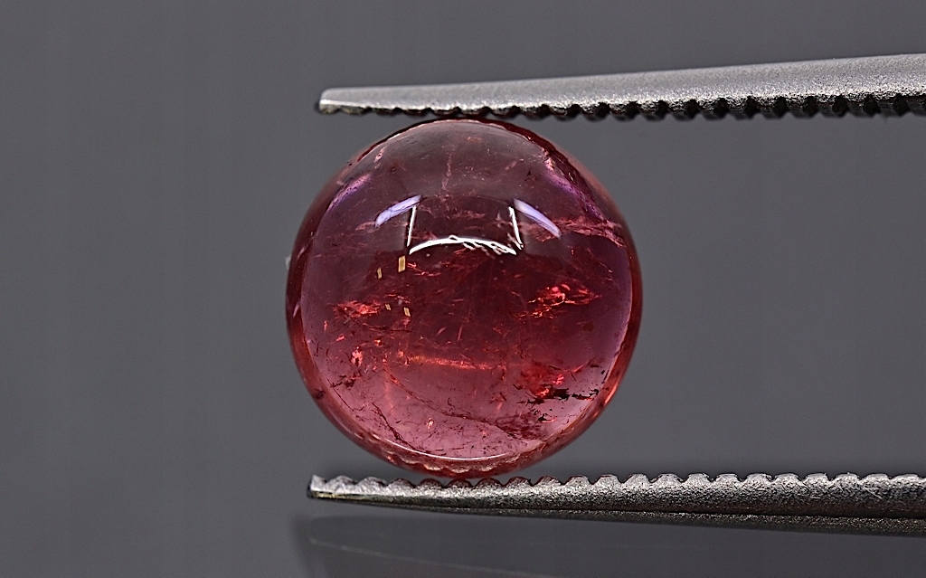 Turmalín kulatý kabošon fi 7,5 mm