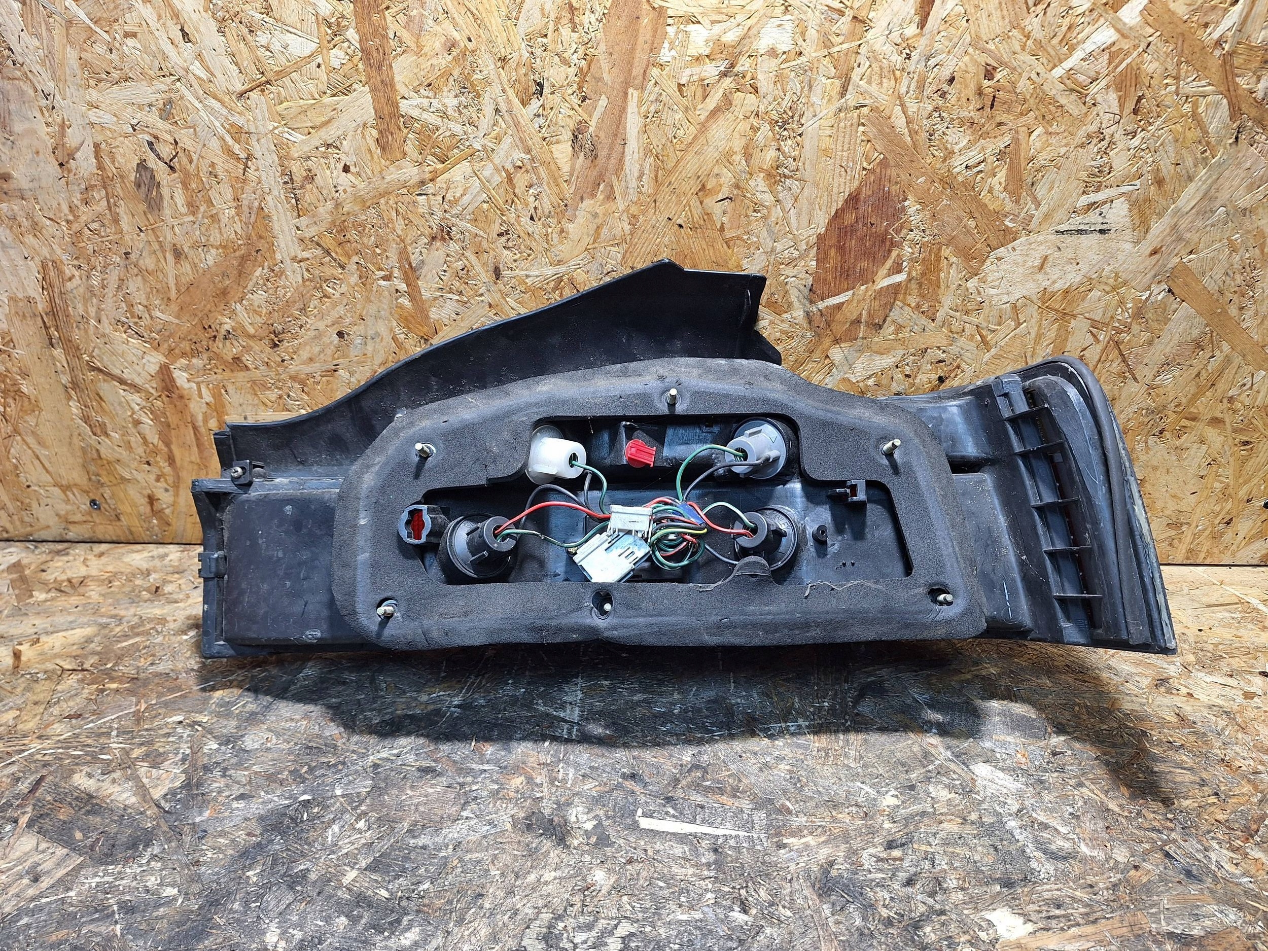 LAMPA TYŁ LEWA HONDA PRELUDE III LIFT 89-91 043-1029 Typ samochodu Samochody osobowe