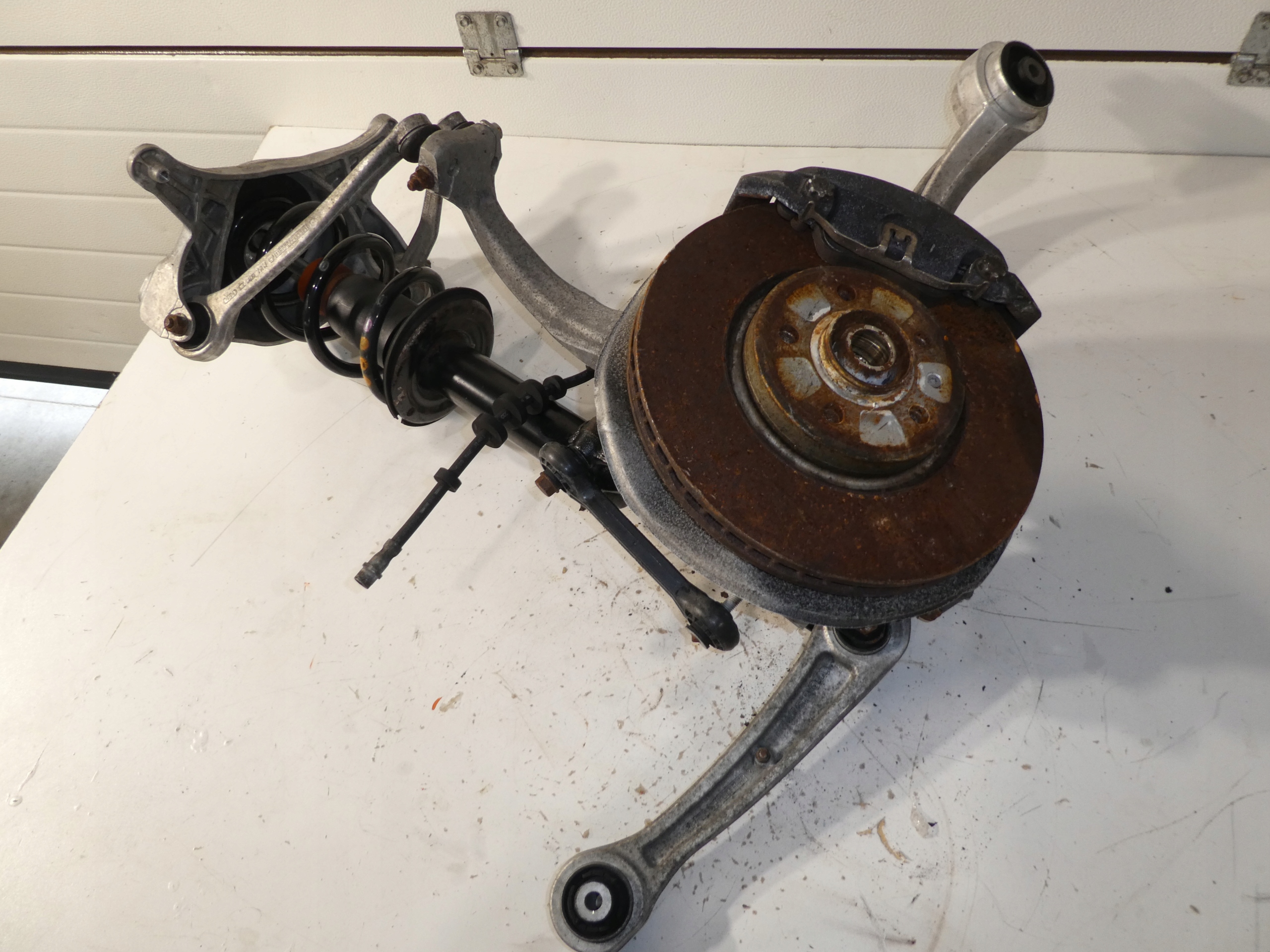 AUDI A4 B8 sususpension front 8K0413 L