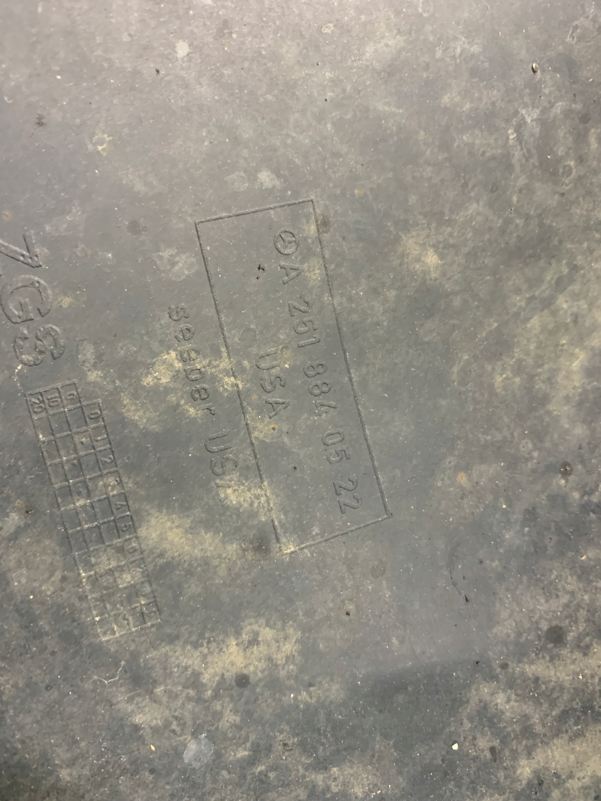 mudguard left front MERCEDES W251 A2518840922 A2518840522