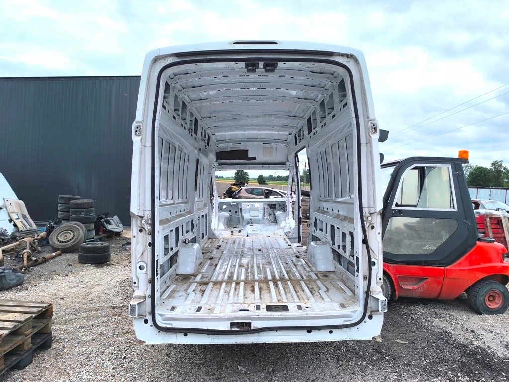 FORD TRANSIT MK8 MAX DŁUGI L4 PAS TYLNY PODŁOGA WANNA BAGAŻNIKA