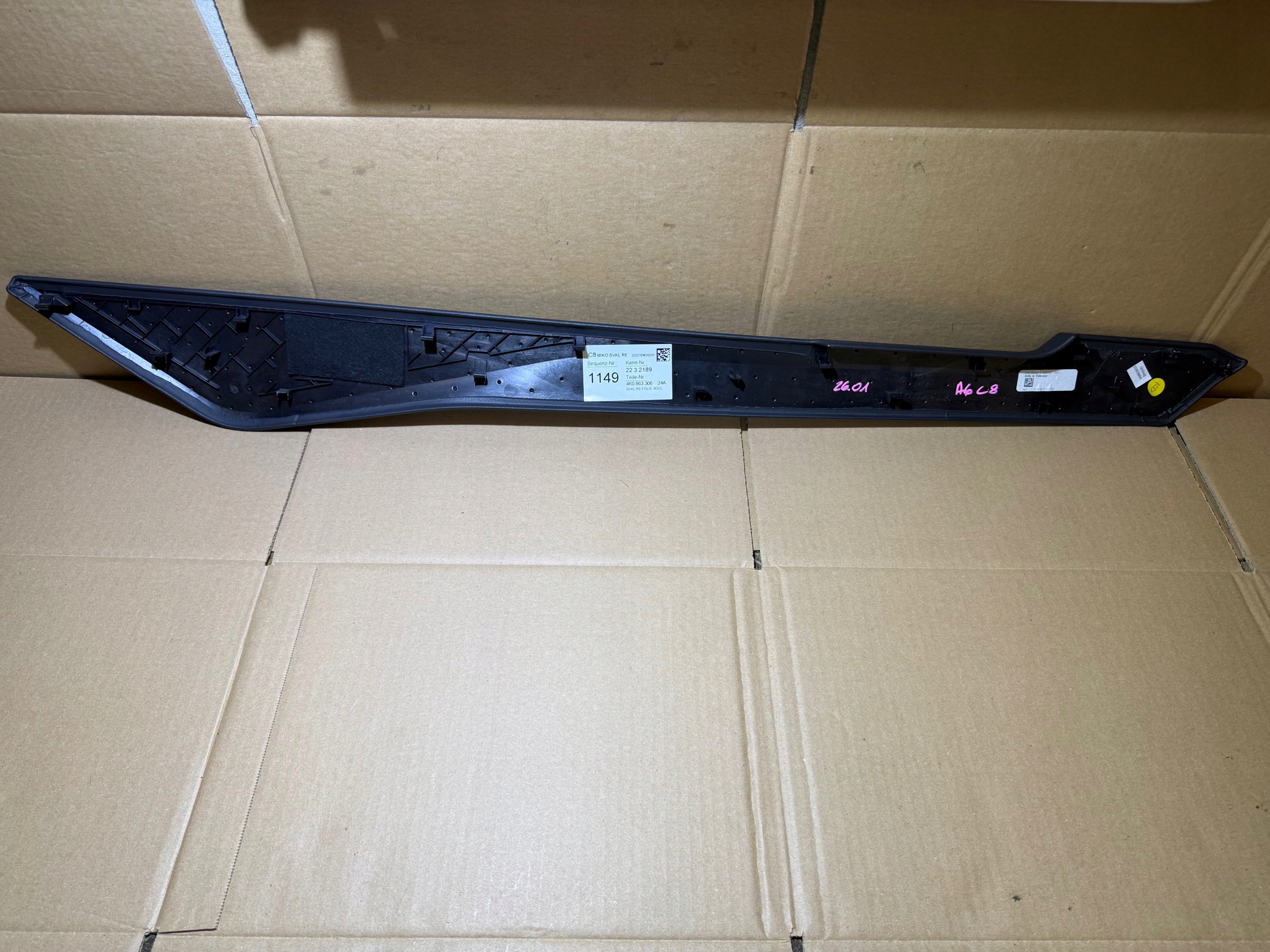 AUDI A6 C8 moulding side TUNELU SRODKOWEGO right 4K0863306
