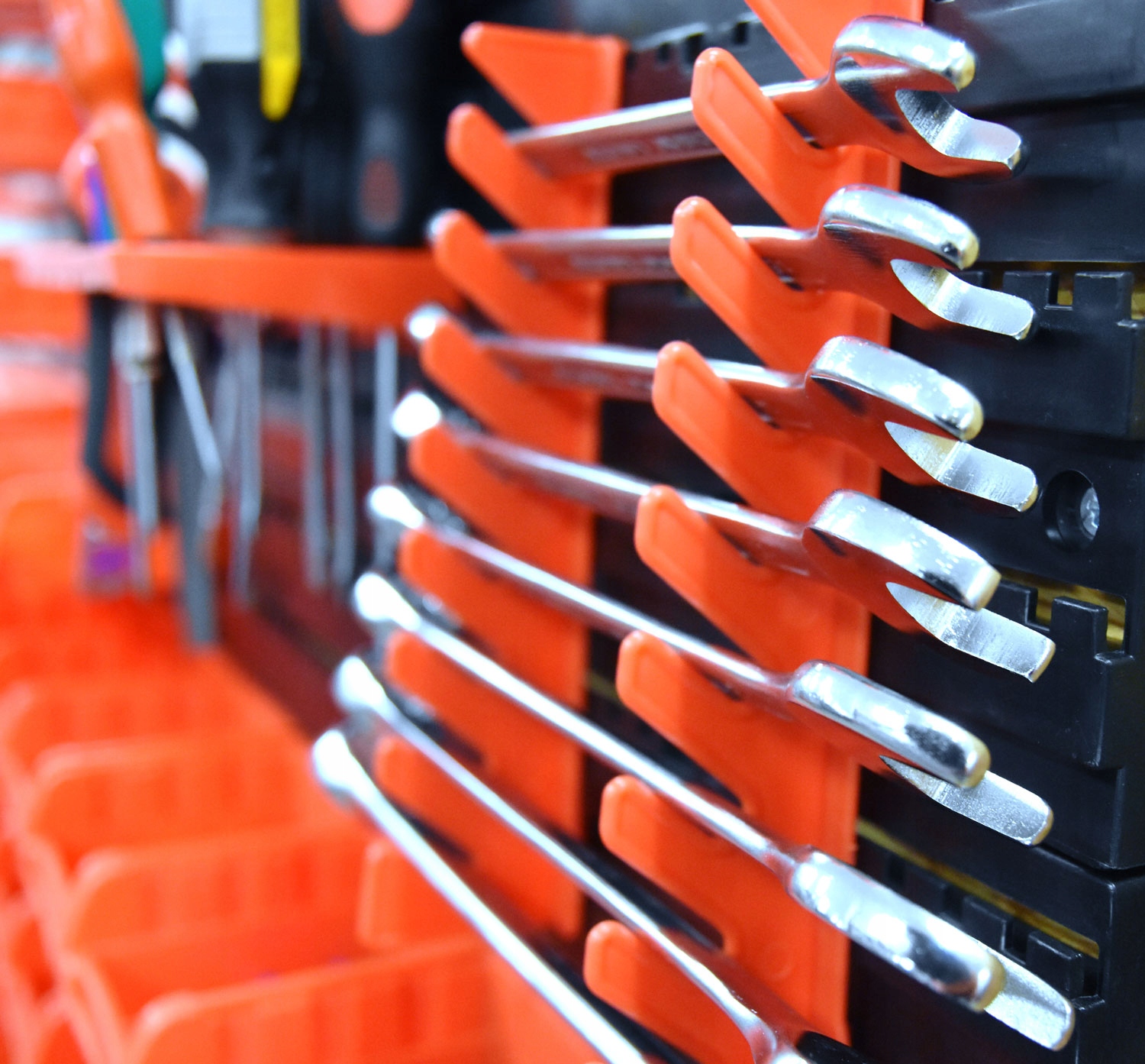 TABLICA NARZĘDZIOWA WARSZTATOWA ZESTAW 43 ELEM. Szerokość produktu 95 cm