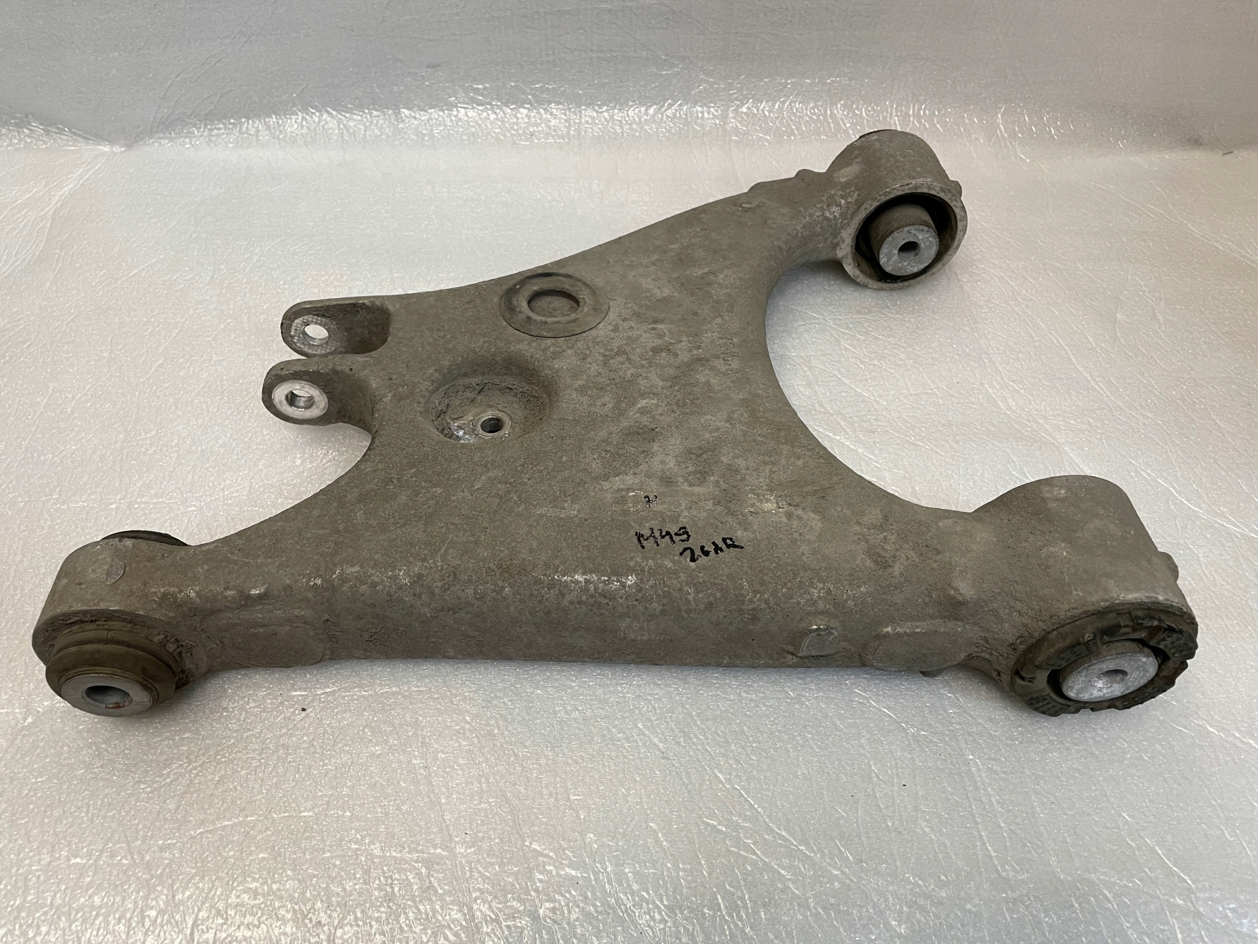 TESLA МОДЕЛЬ S РИЧАГ ЗАД.