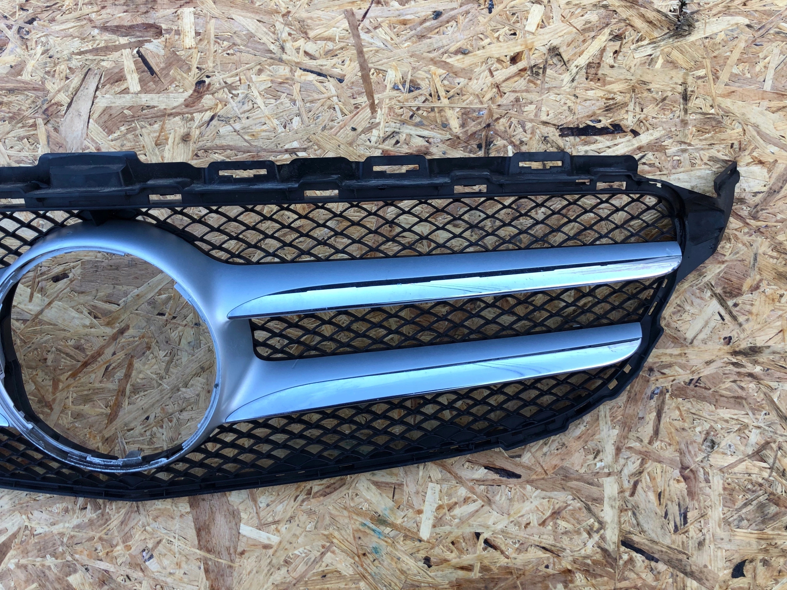 Mercedes-Benz C-Klasse W205 Kühlergrill FRONTGRILL Kühlergitter A2058800183 - Thumbnail 4