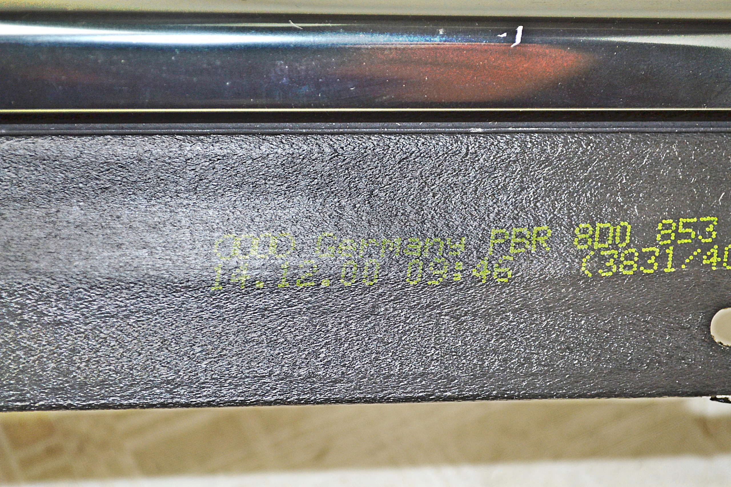 A4 B5 LISTWA ZGARNIAJĄCA TYŁ PRAWA 8D0853763B NOWA Typ samochodu Samochody osobowe