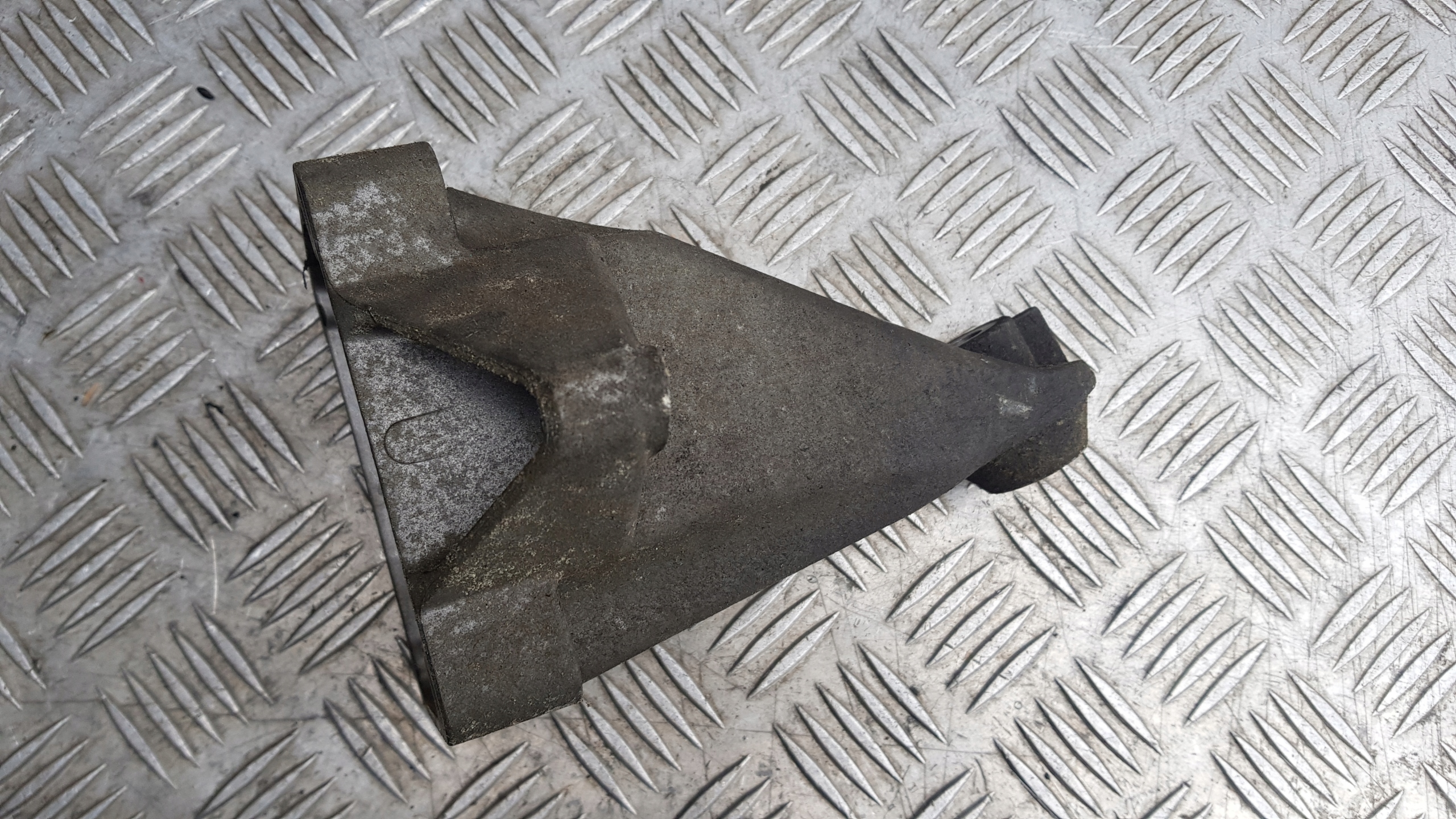 MERCEDES W203 1.8 K engine mount left A2712231204