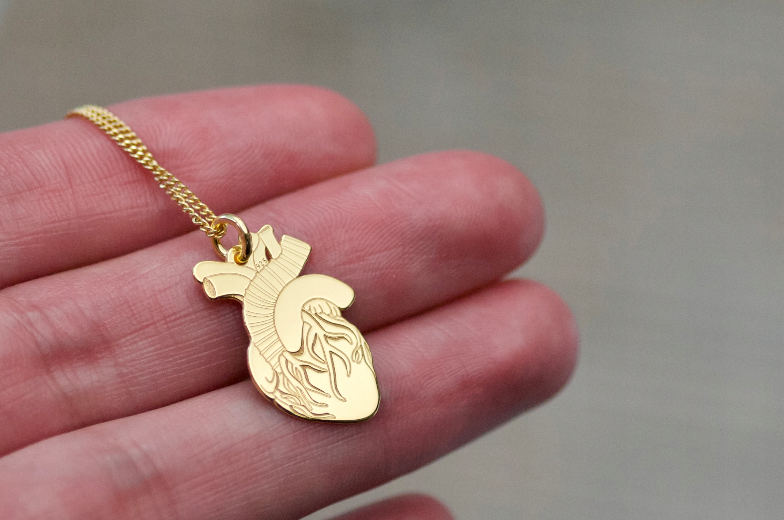 Řetízek s přívěskem Anatomické srdce, Stříbro AG925 24k