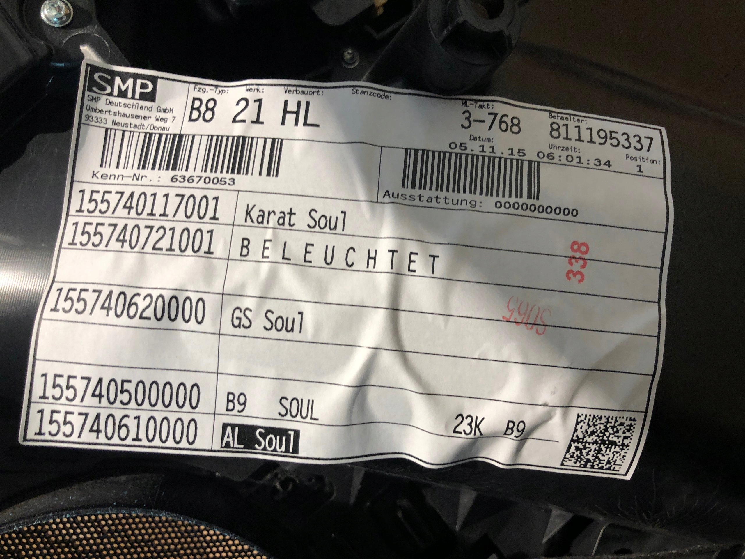 AUDI A4 8W B9 upholstery side door left rear part