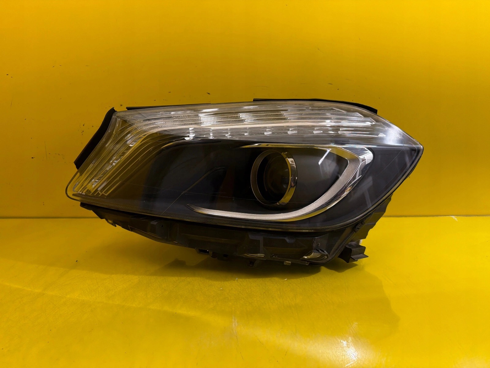 light left Mercedes A-Klasa W176 Xenon A1768201161