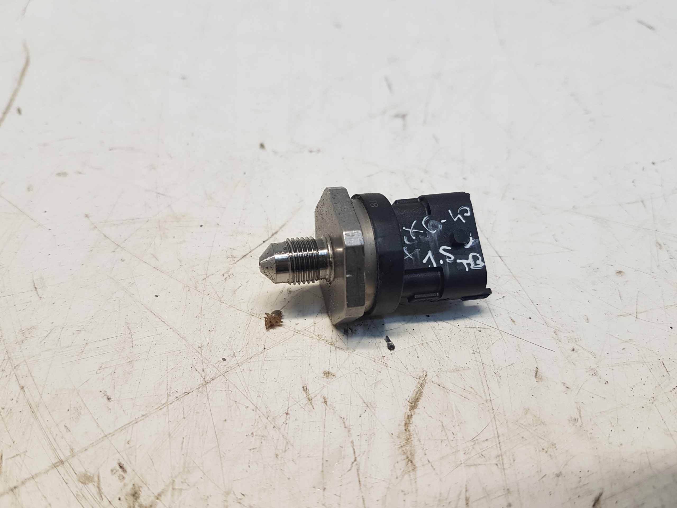 VOLVO XC40 T3 Capteur Pression Carburant 31405317