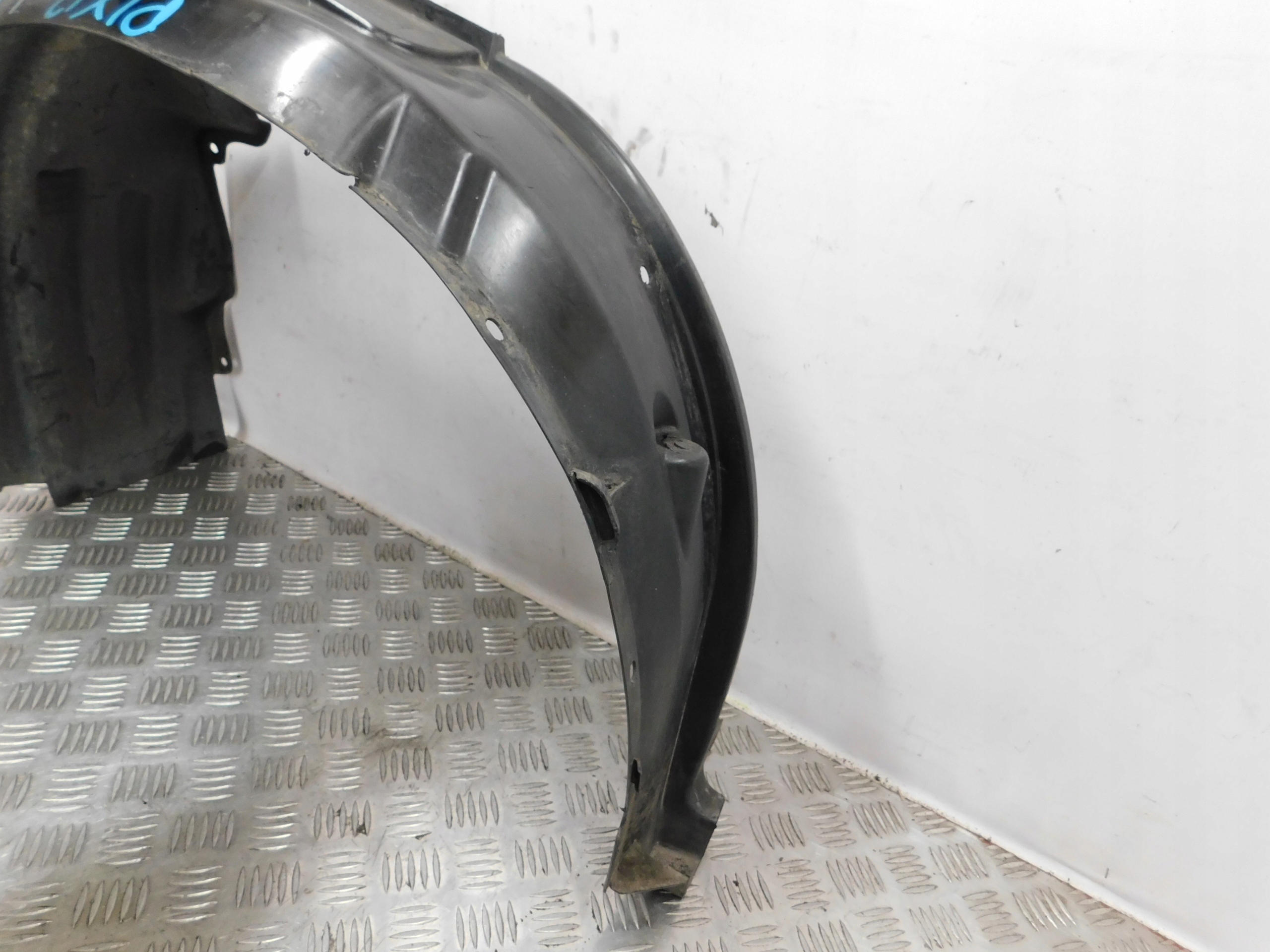 mudguard left front NISSAN PIXO
