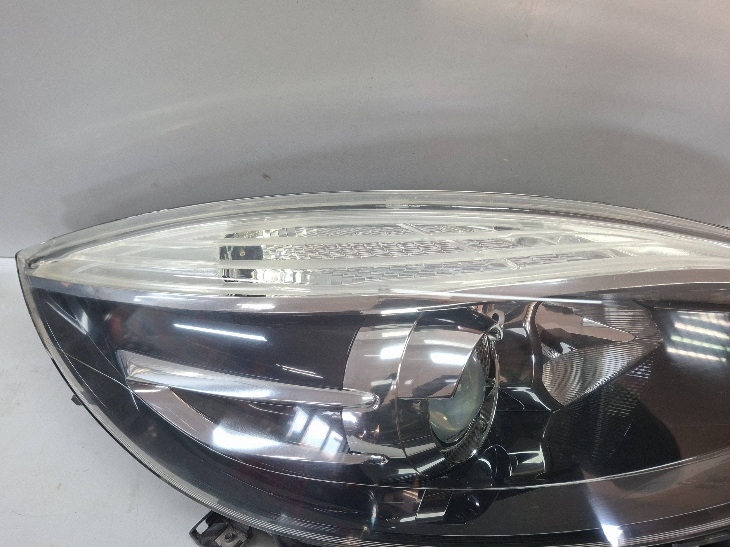light front right 260106928R RENAULT SCENIC III LIFT 2013