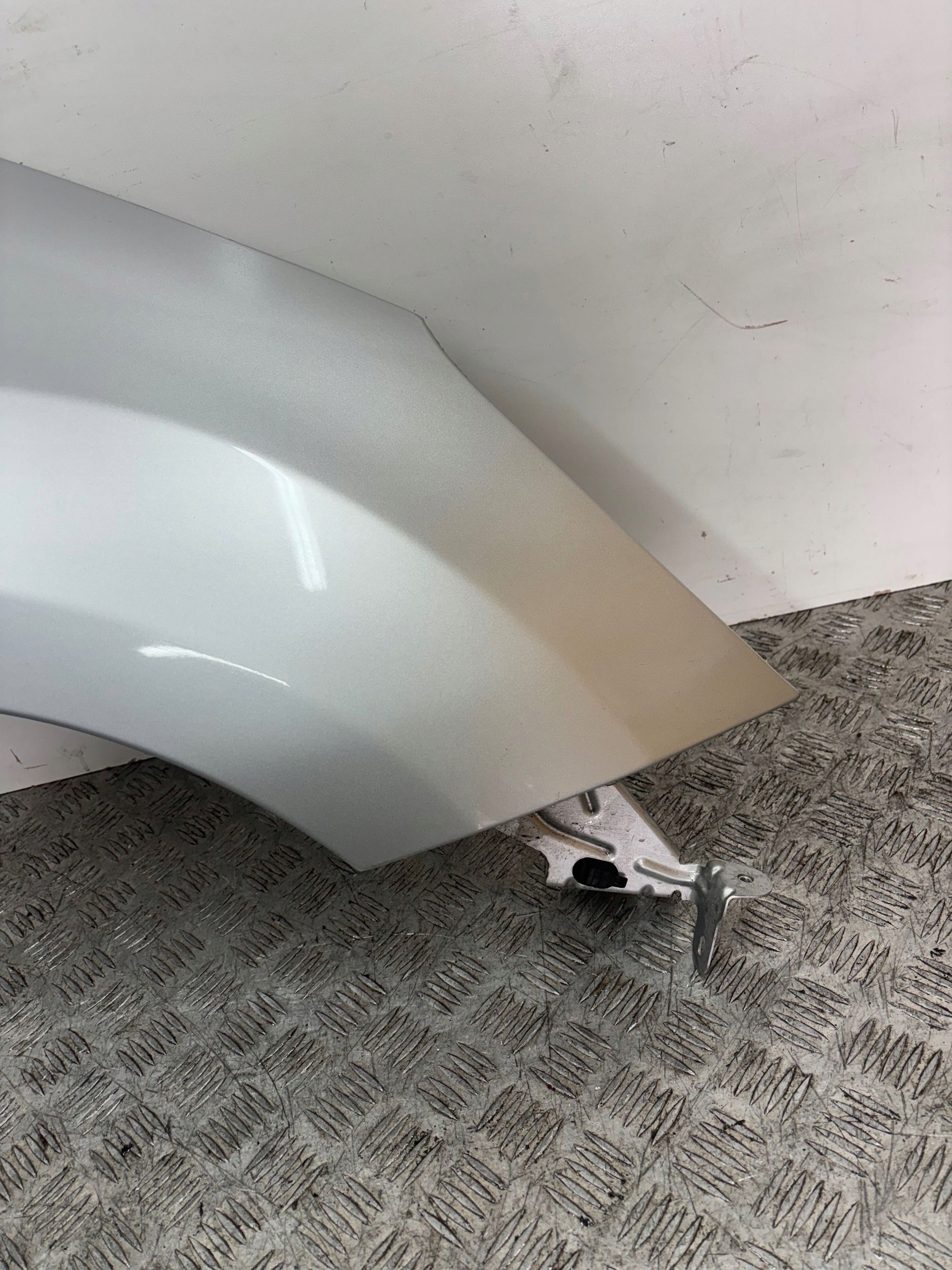 fender front front right CITROEN C3 II DS3 09