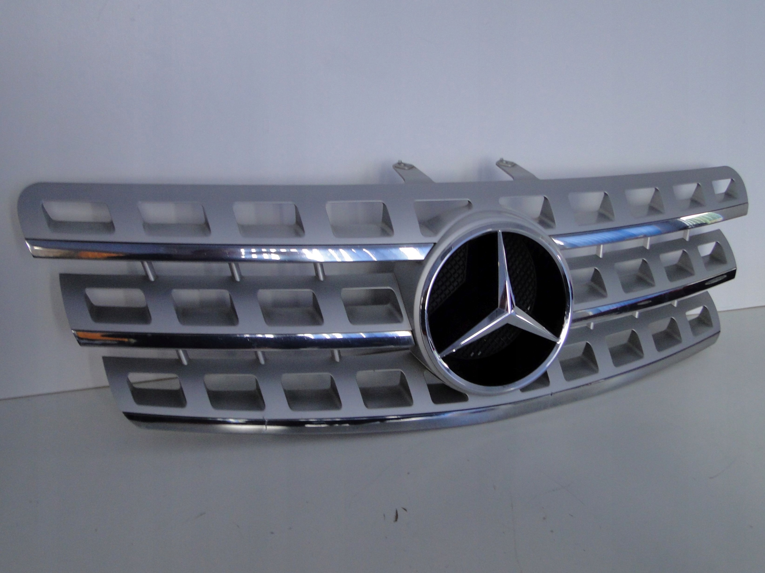 MERCEDES ML W164 164 LIFT PO LIFCIE GRILL ATRAPA BEZ RADARU Producent części Mercedes-Benz OE