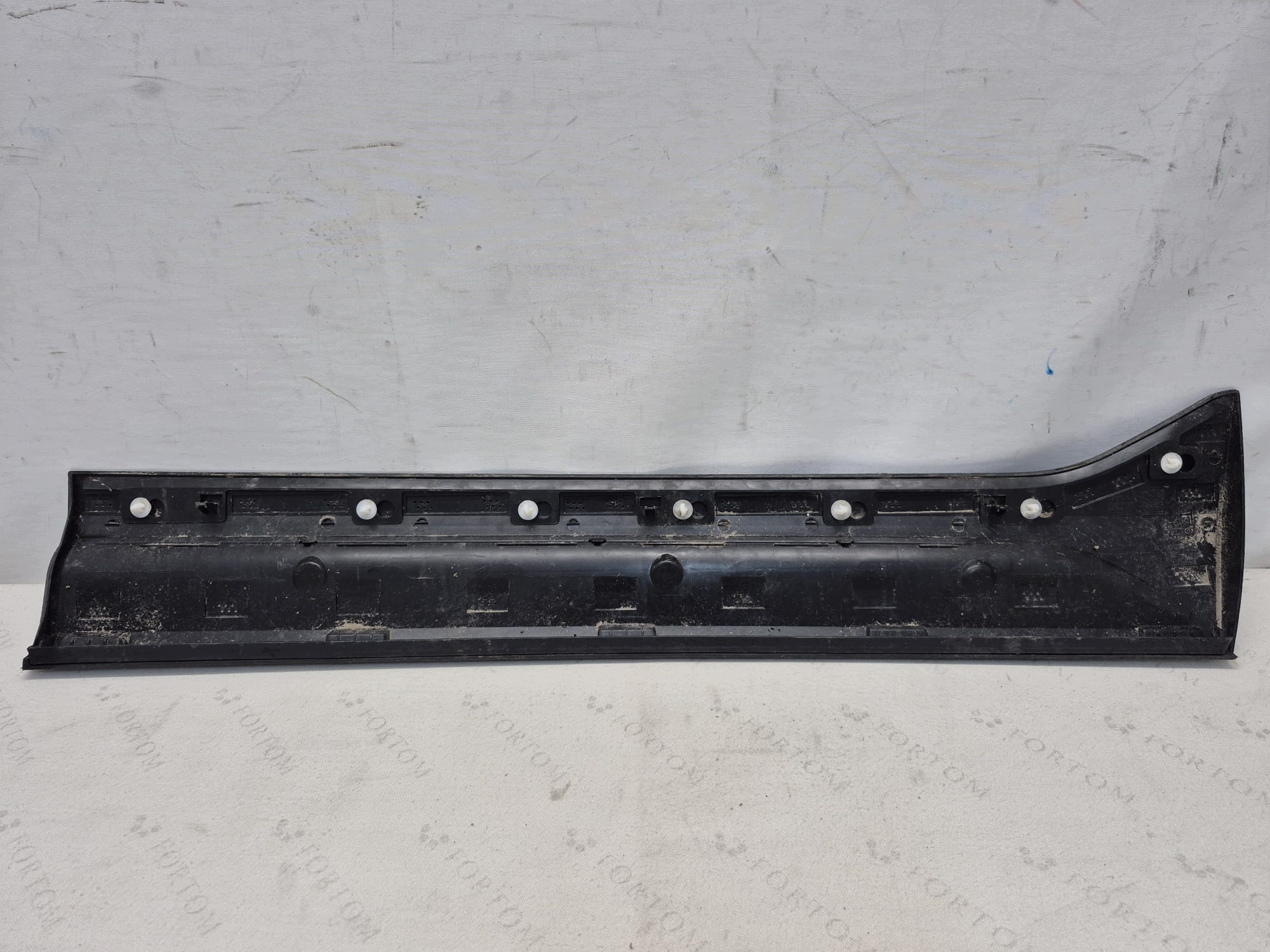 VOLVO XC40 17- moulding door left front front 31448316