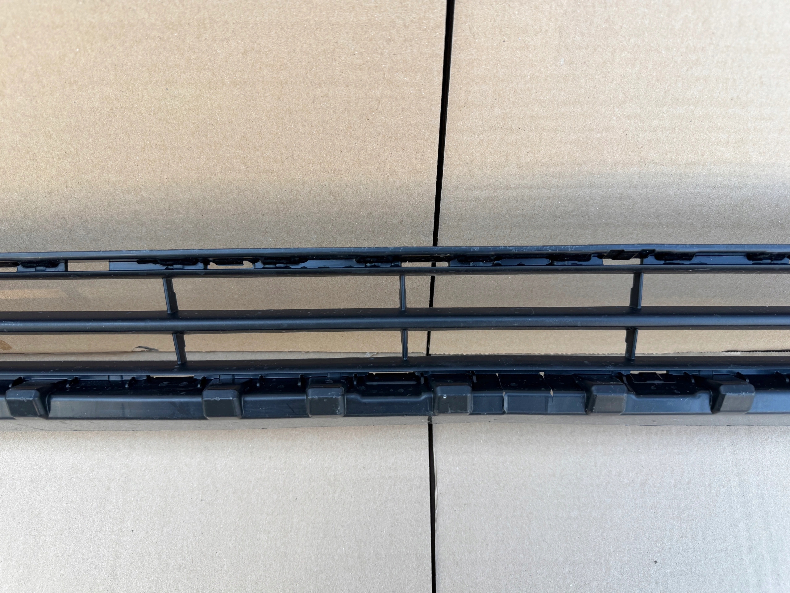 SKODA KAROQ 2017- grid SPOILER grille of a bumper front 57A853677E