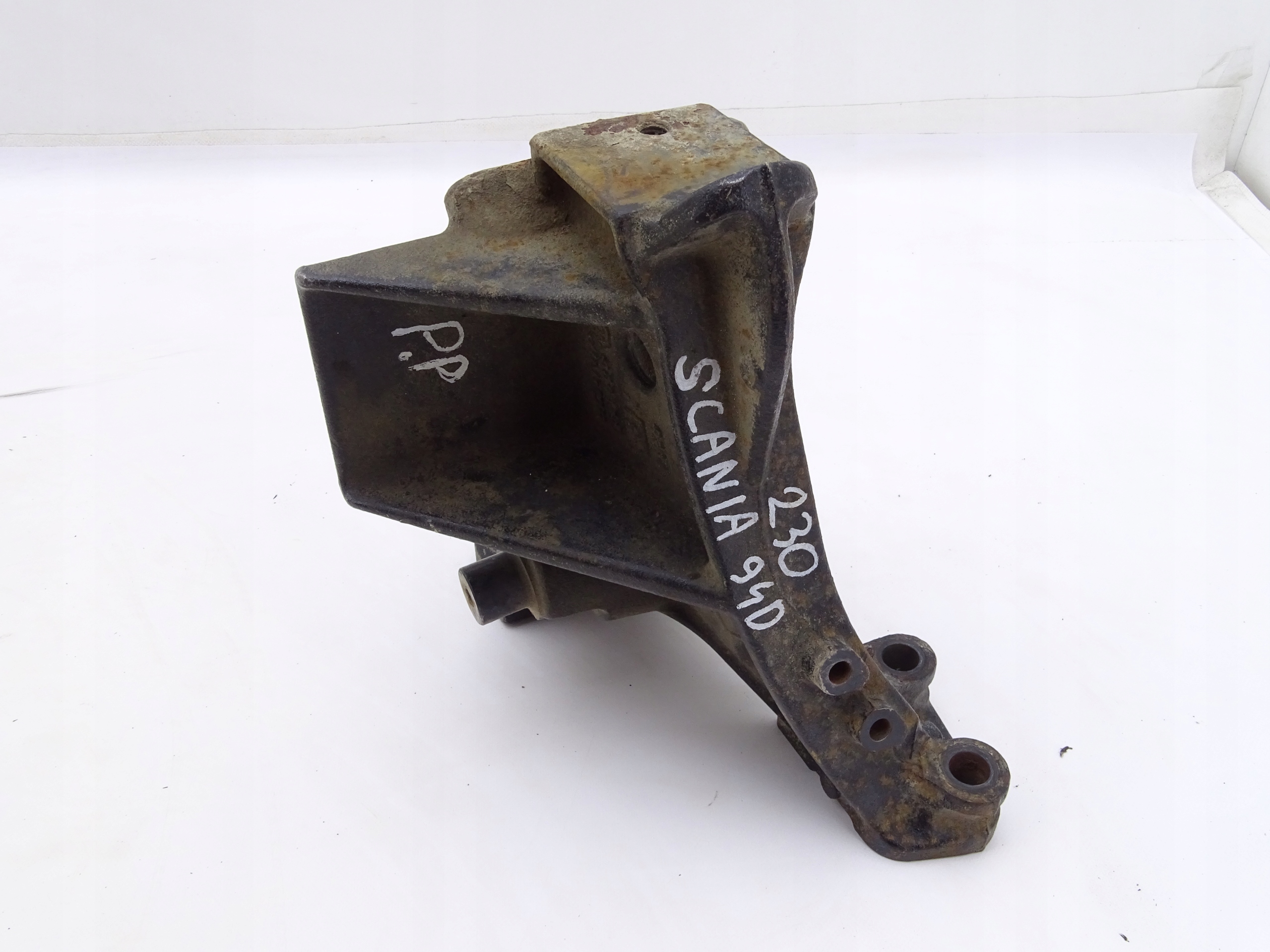 SCANIA 4 94 LAPA WSPORNIK KABINY PRAWY 1525695